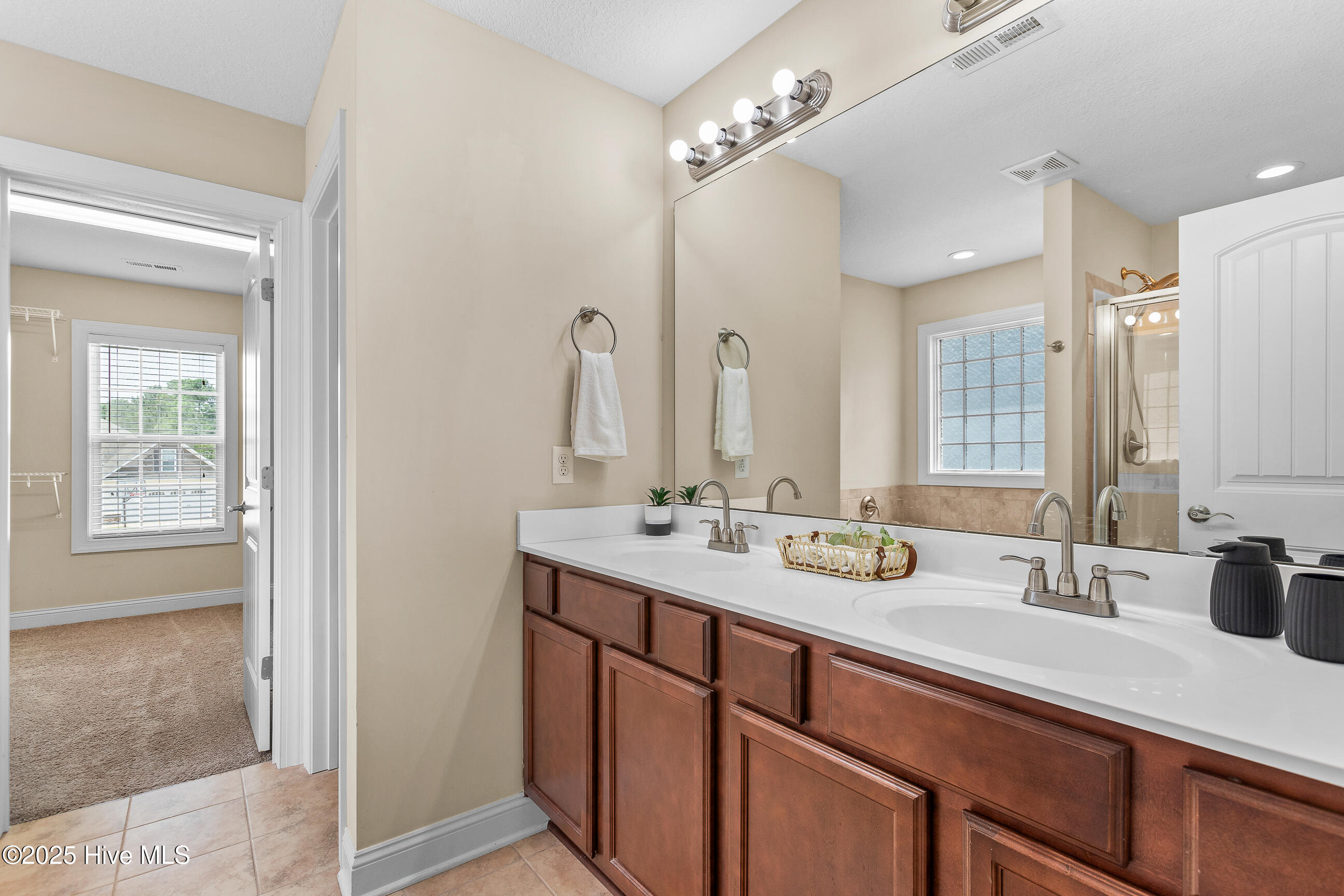 324 Catamaran Road, Swansboro, NC 28584 – photo 21: Owners Bath