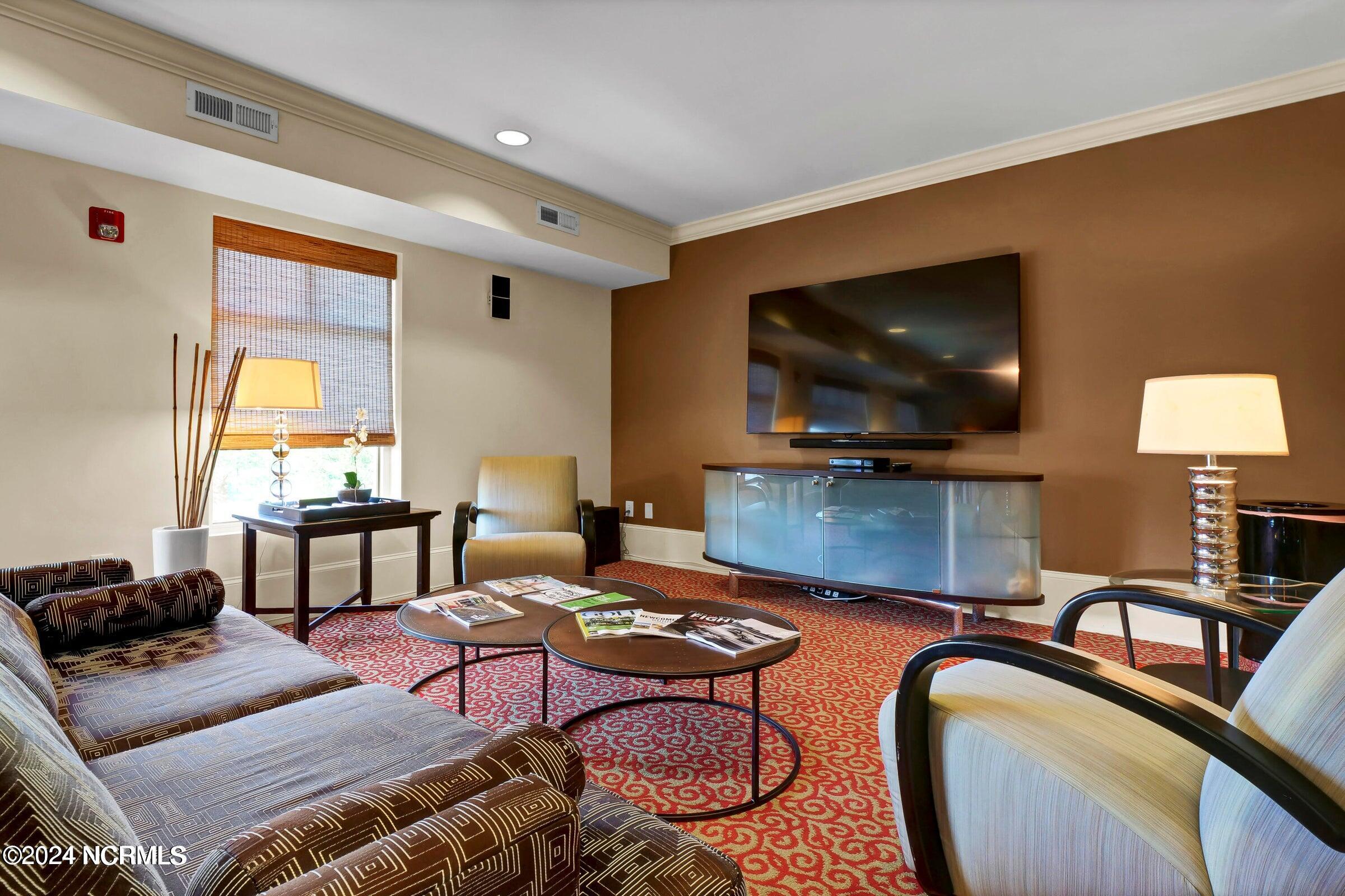 100537337 | Photo 47