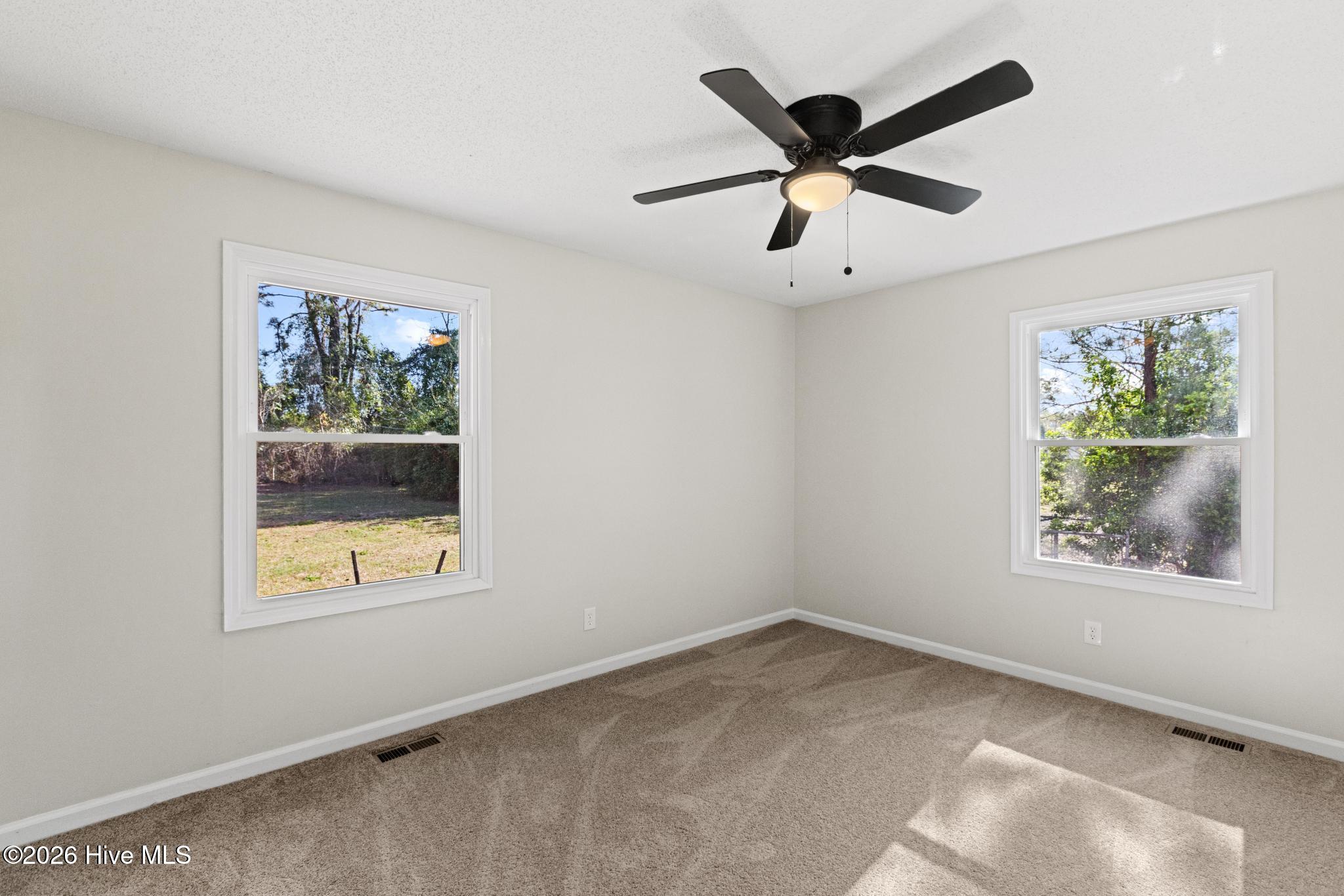 100565282 | Photo 22