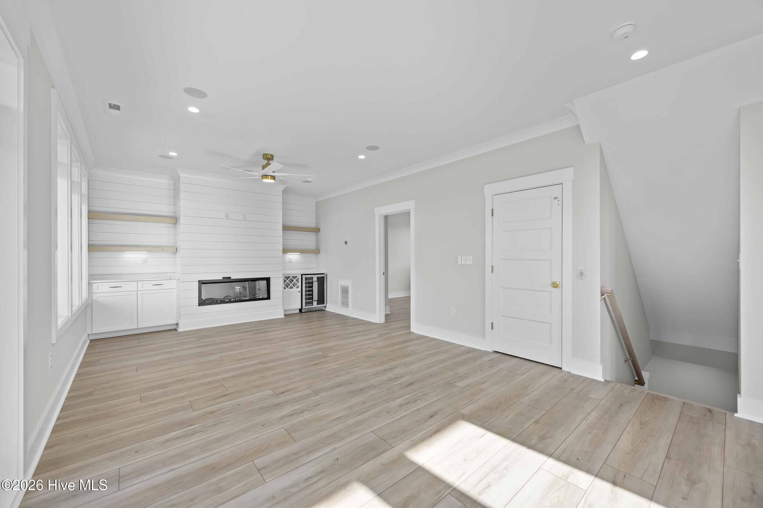 100543064 | Photo 37