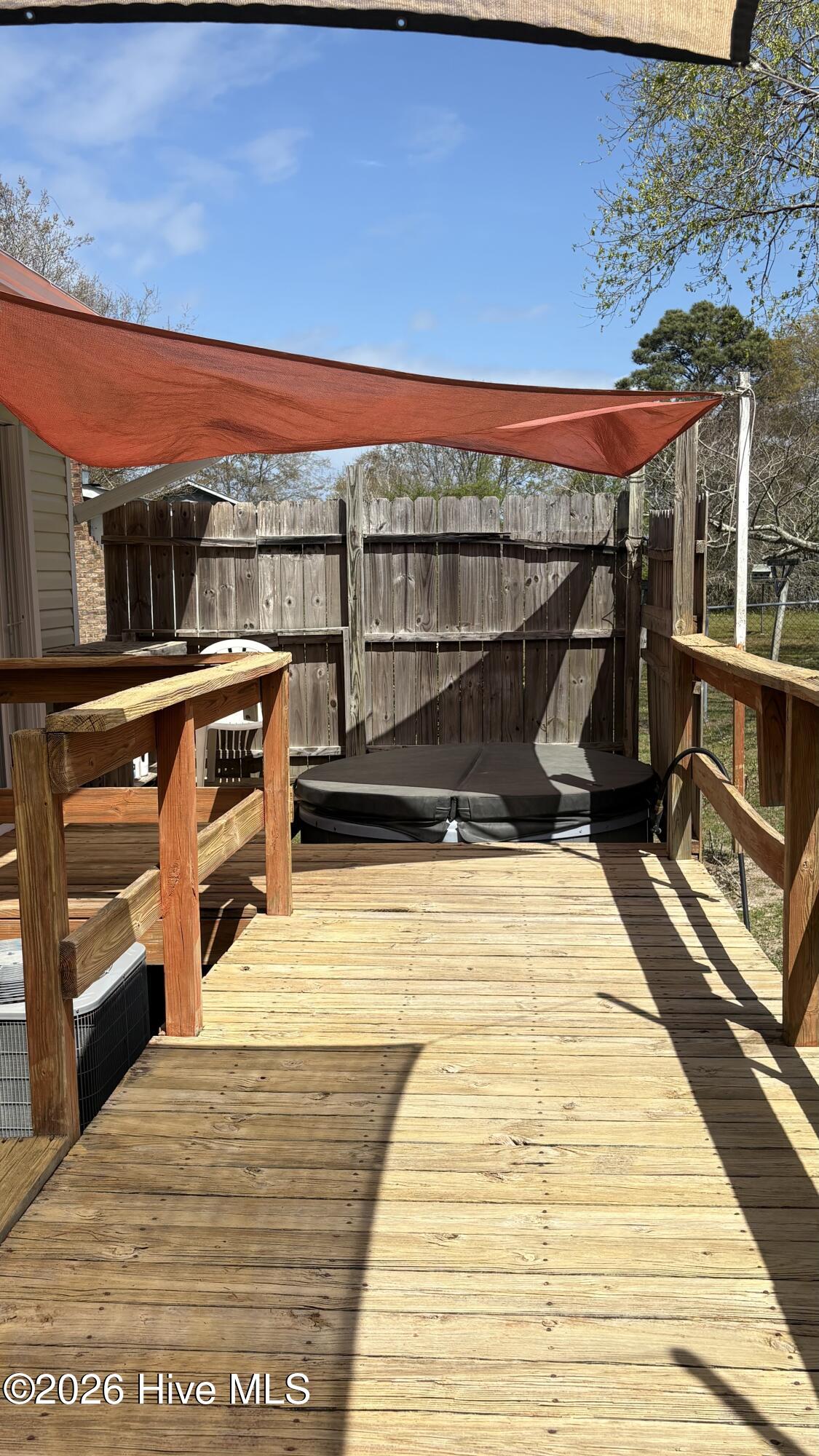 100562098 | Photo 16