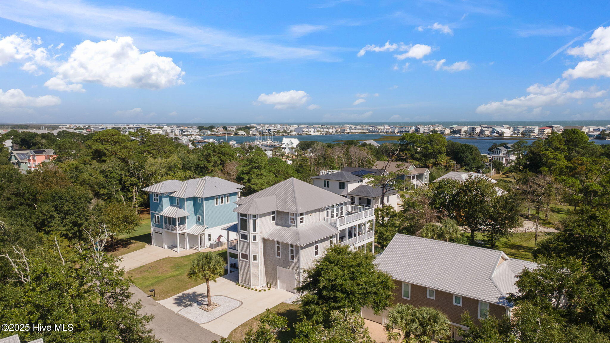 100548263 | Photo 73