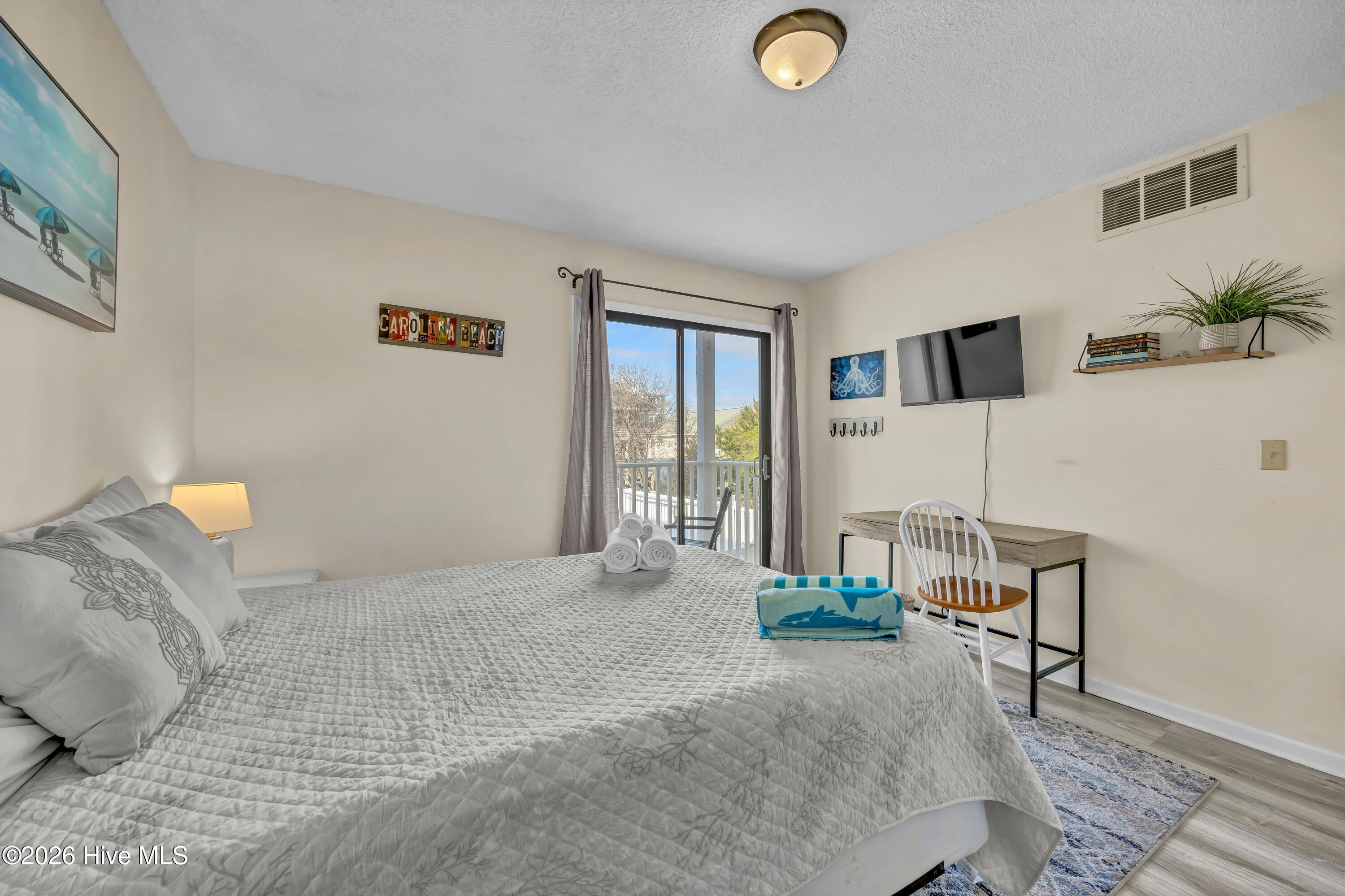 100552249 | Photo 16