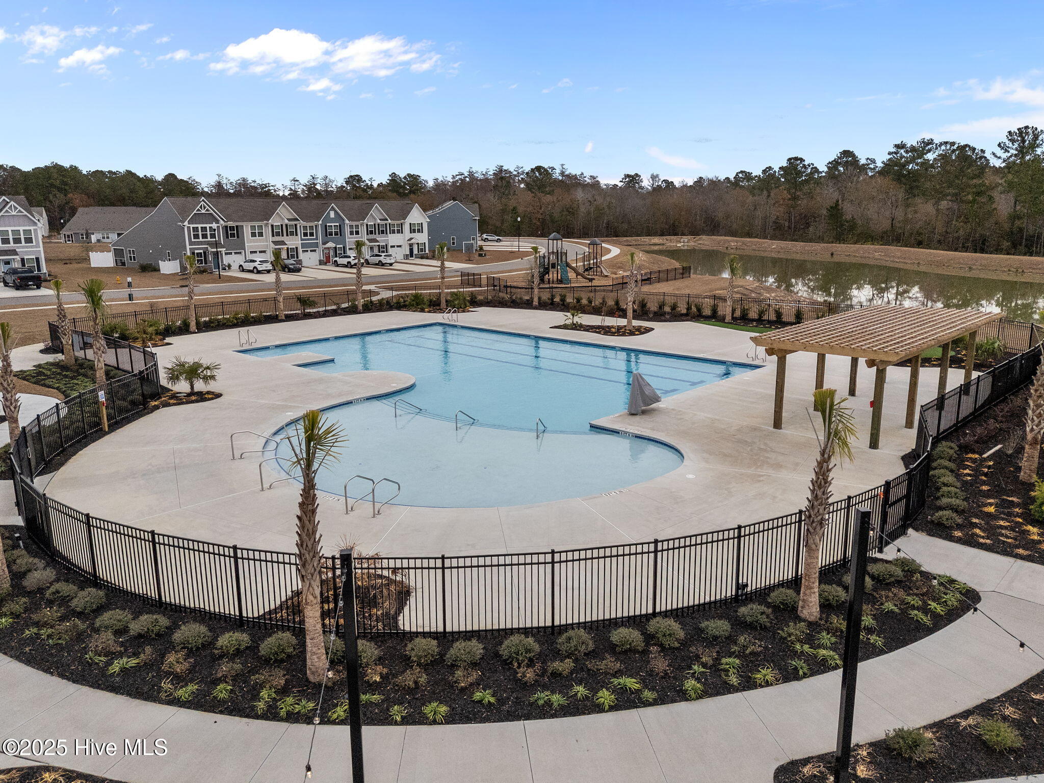 100546281 | Photo 41