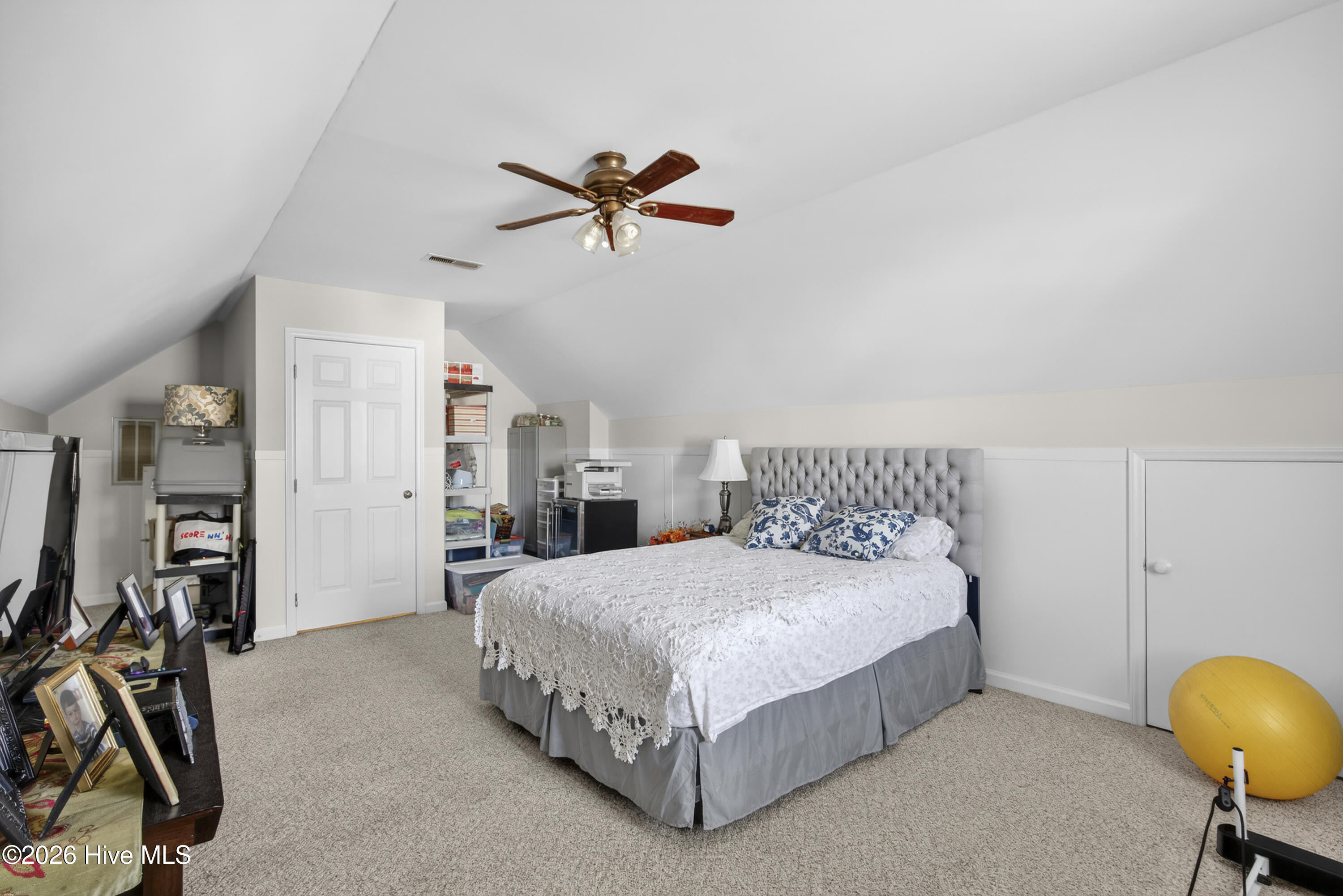 100560276 | Photo 27