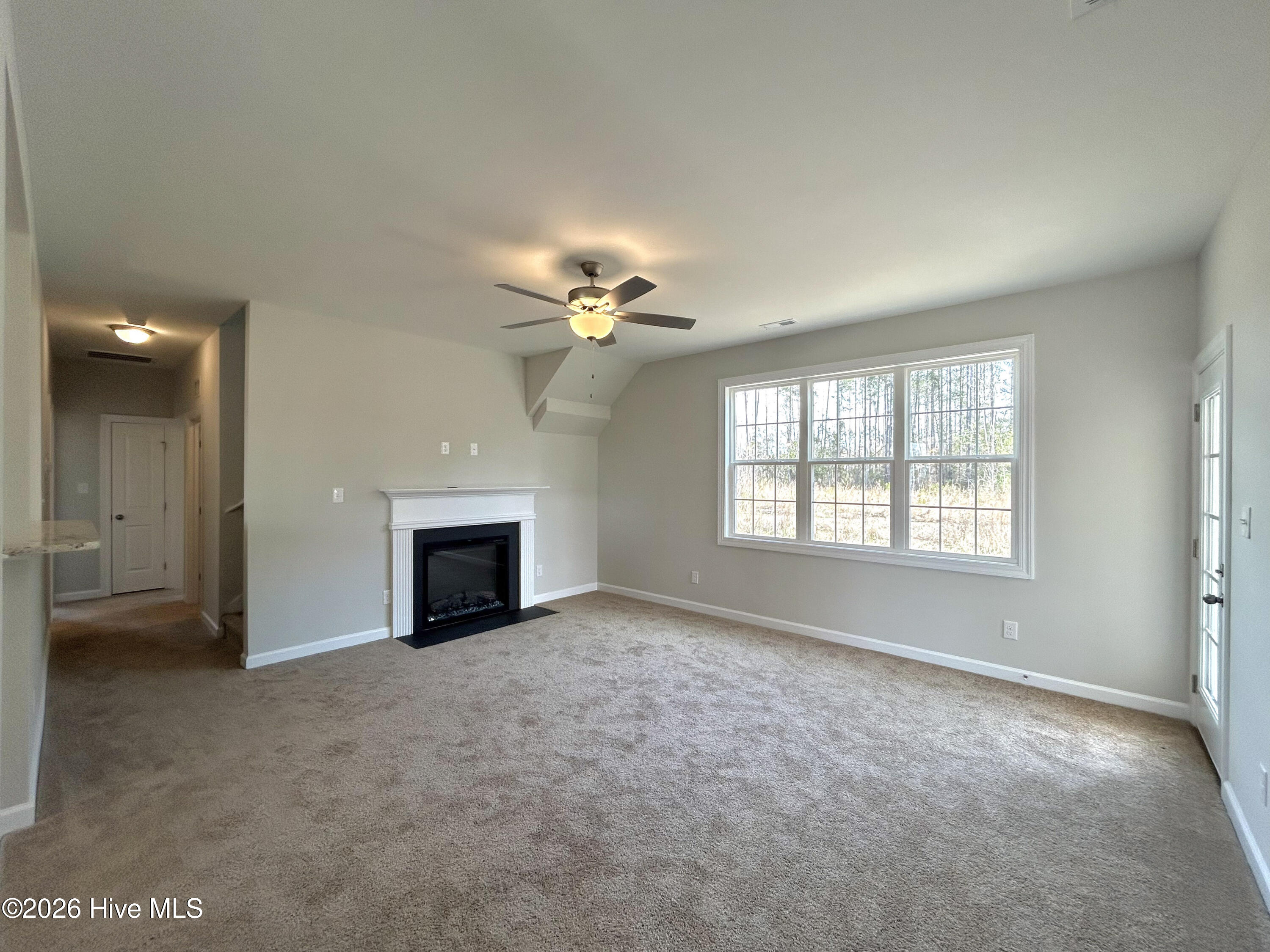 100560362 | Photo 10