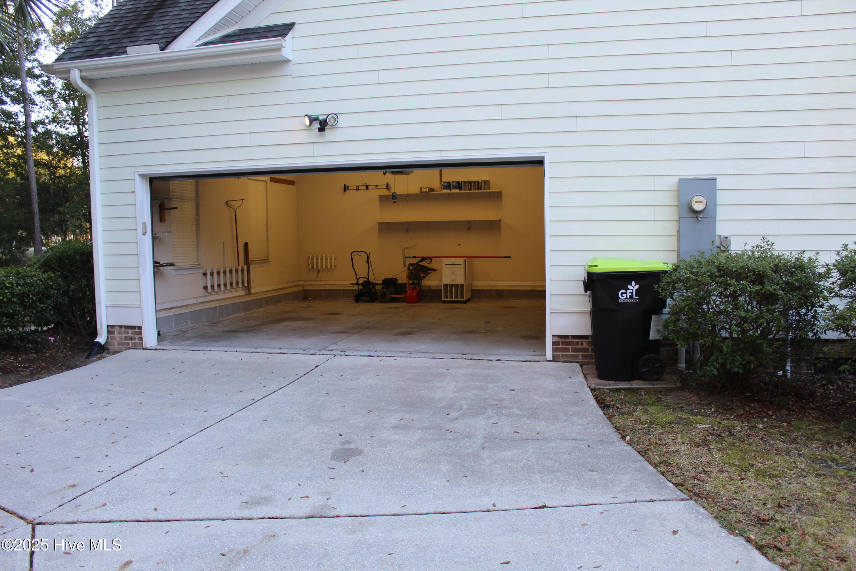 100540386 | Photo 21