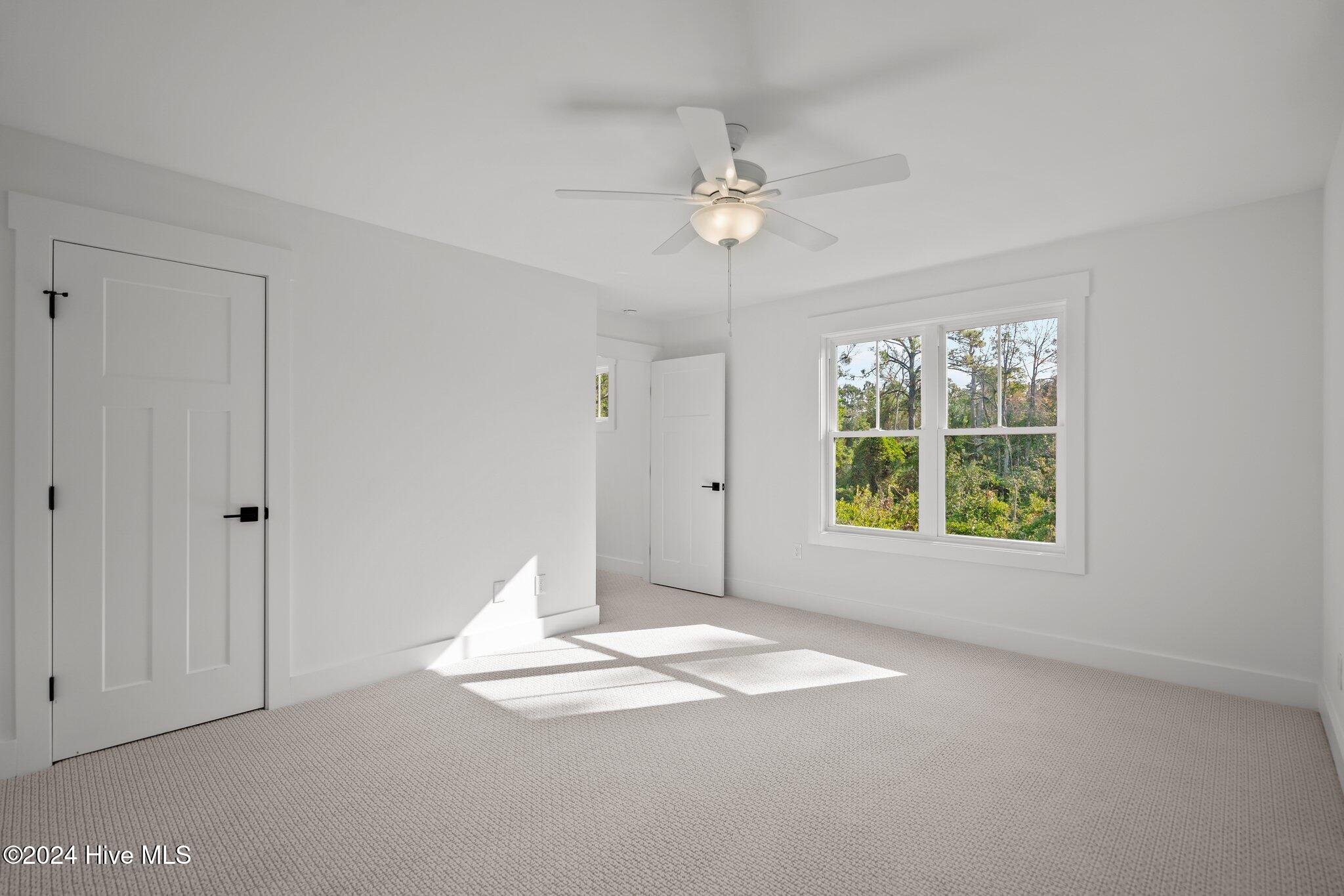 100435133 | Photo 36