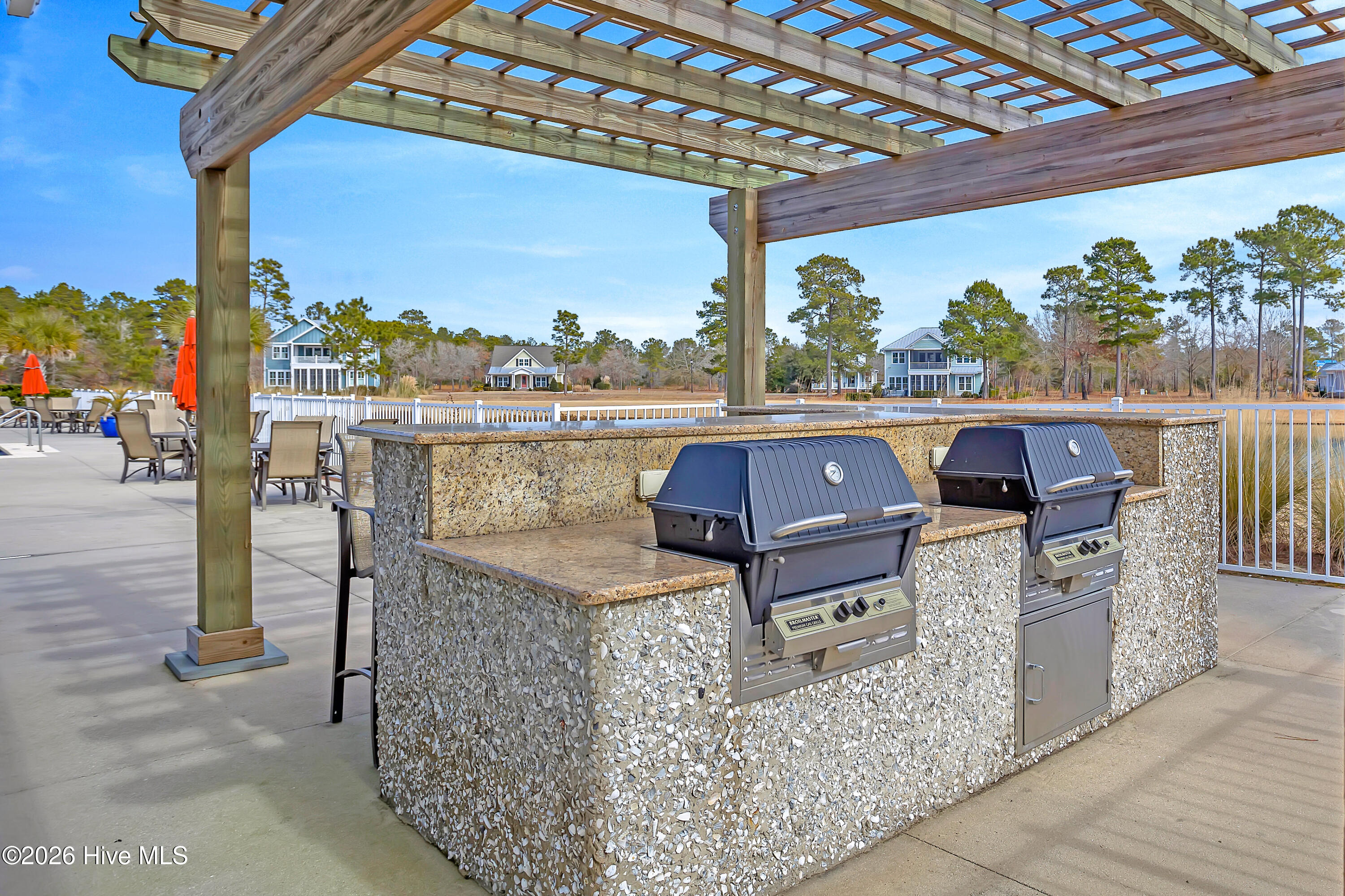 100551490 | Photo 42