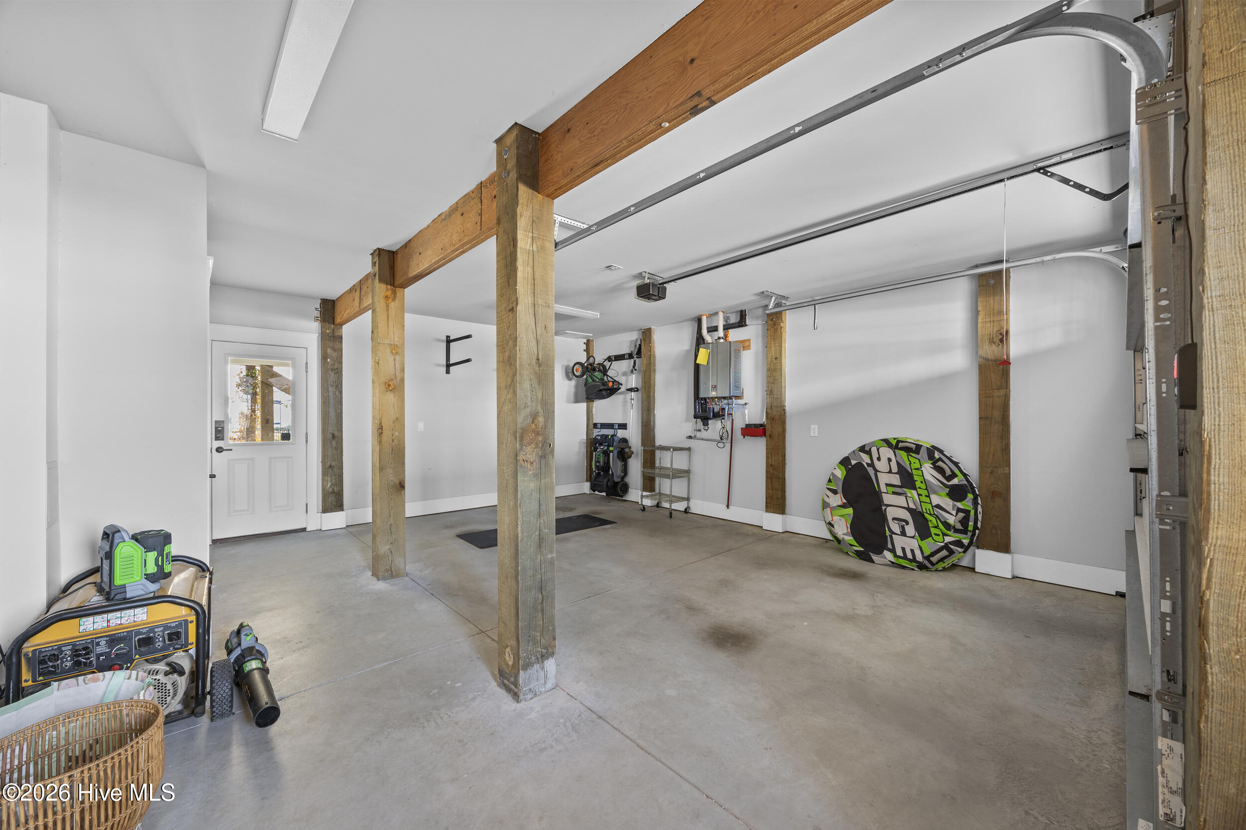 100551268 | Photo 55