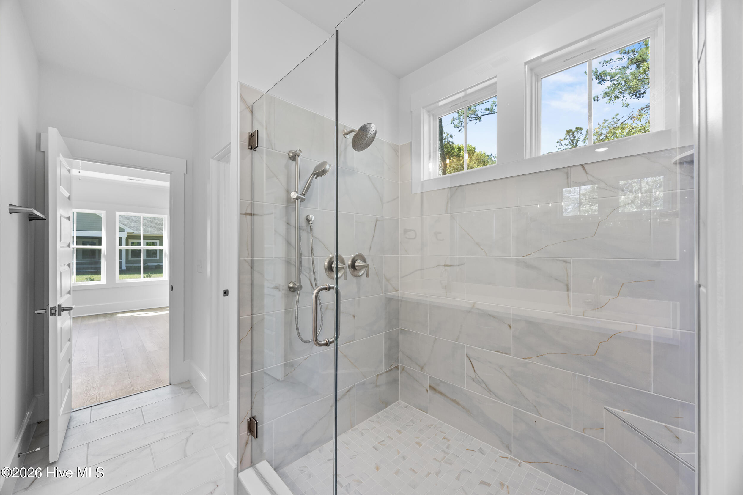 100554696 | Photo 37