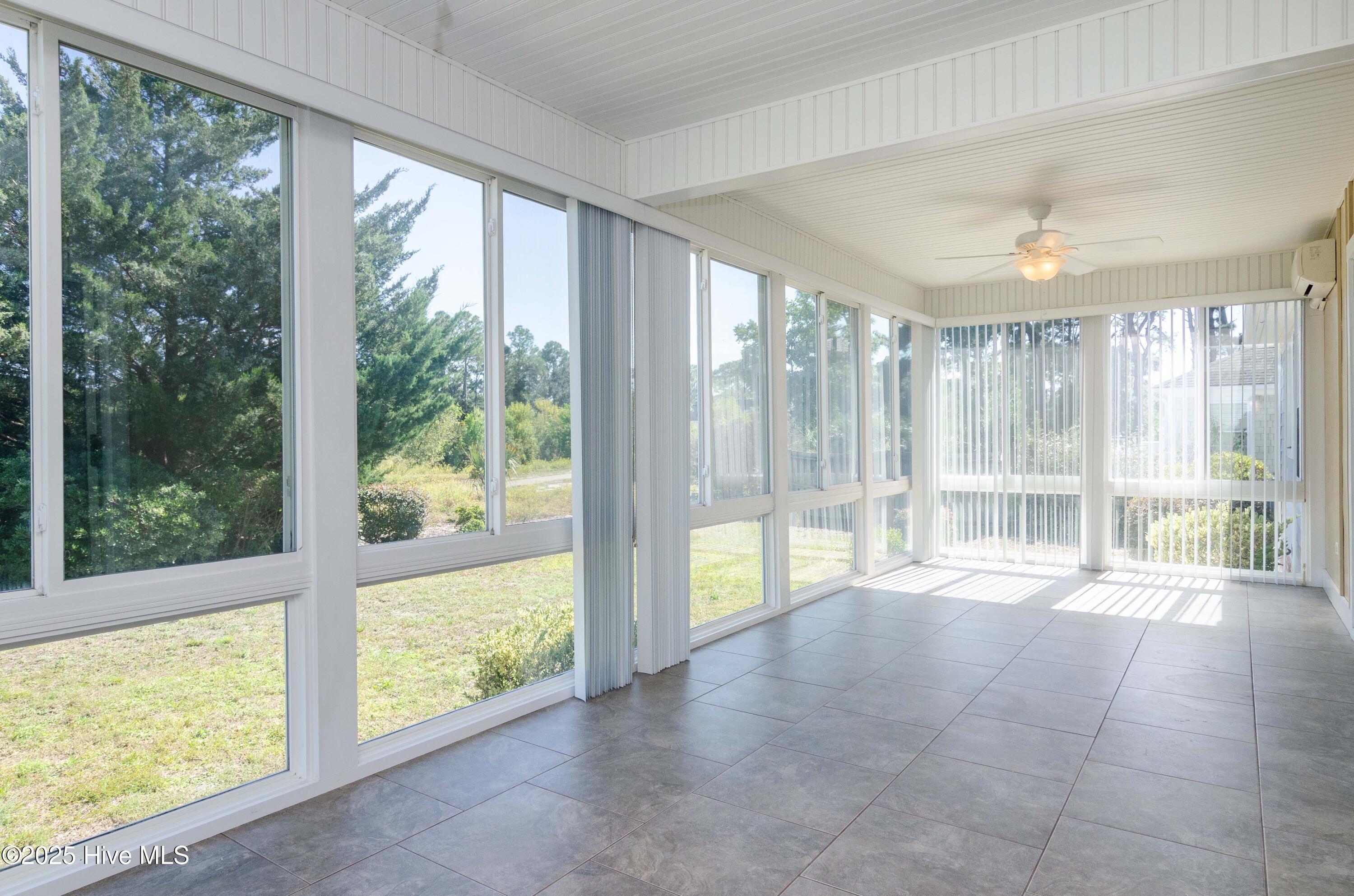 100563039 | Photo 12