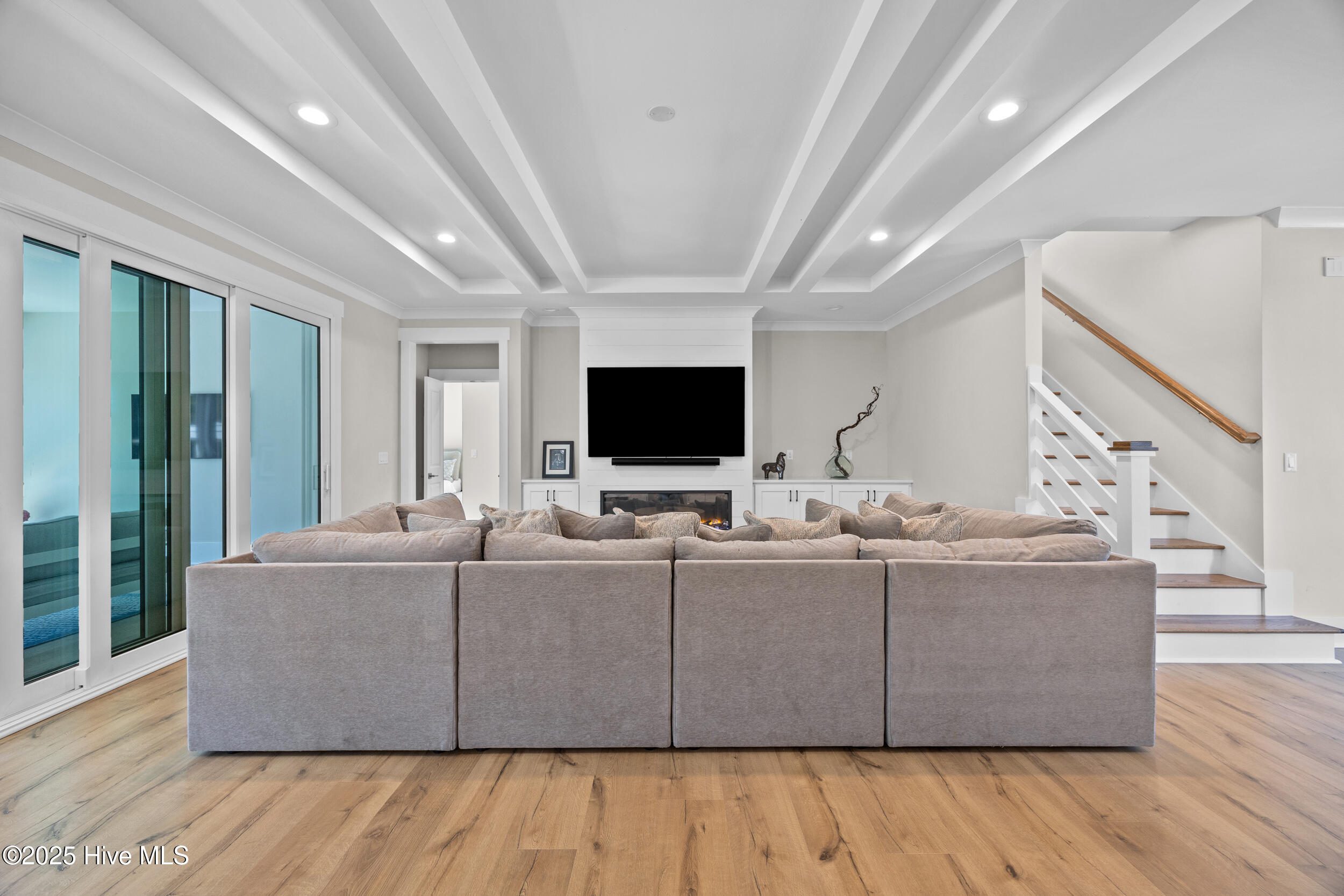 100532896 | Photo 10