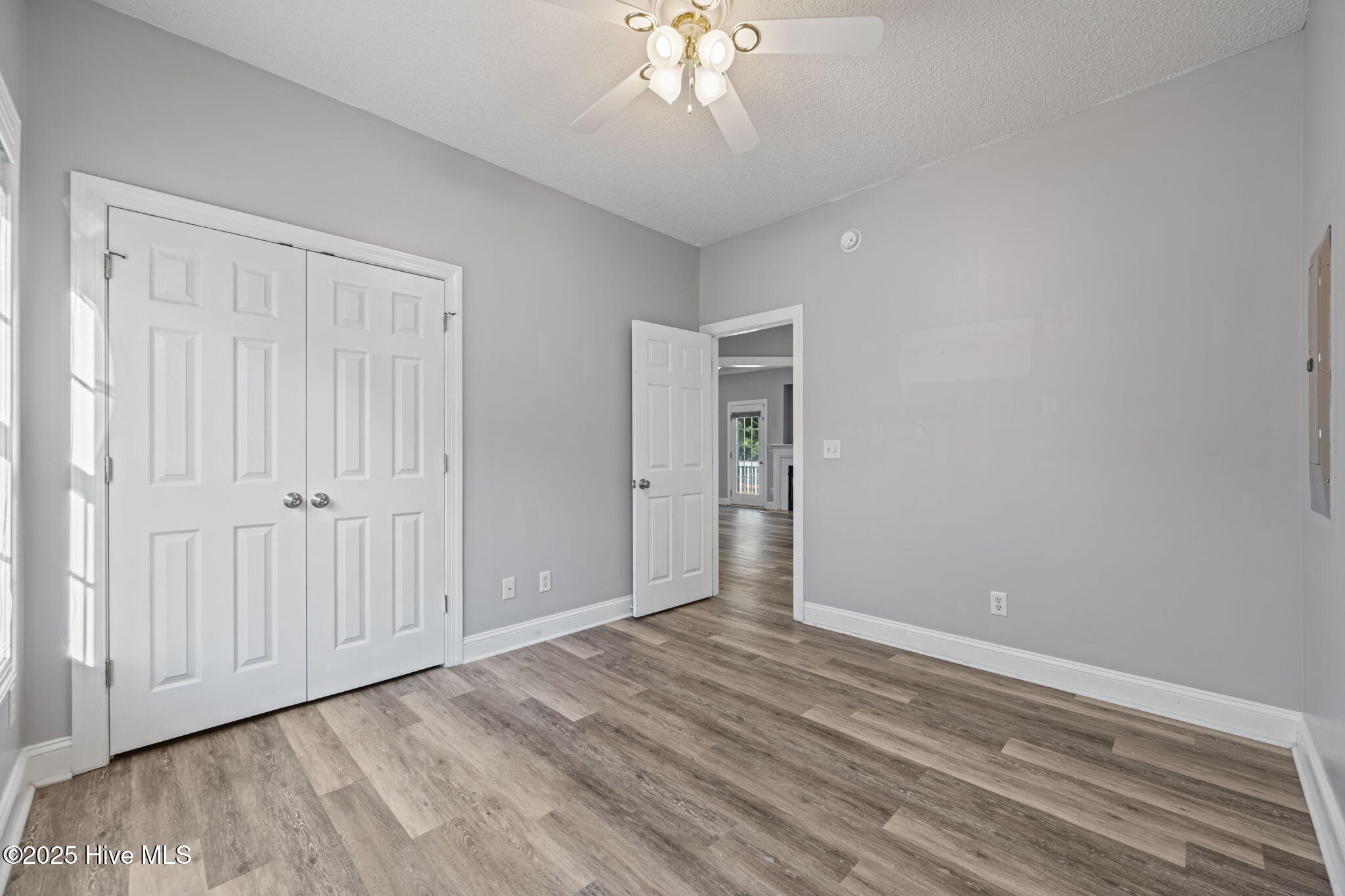 100542743 | Photo 30