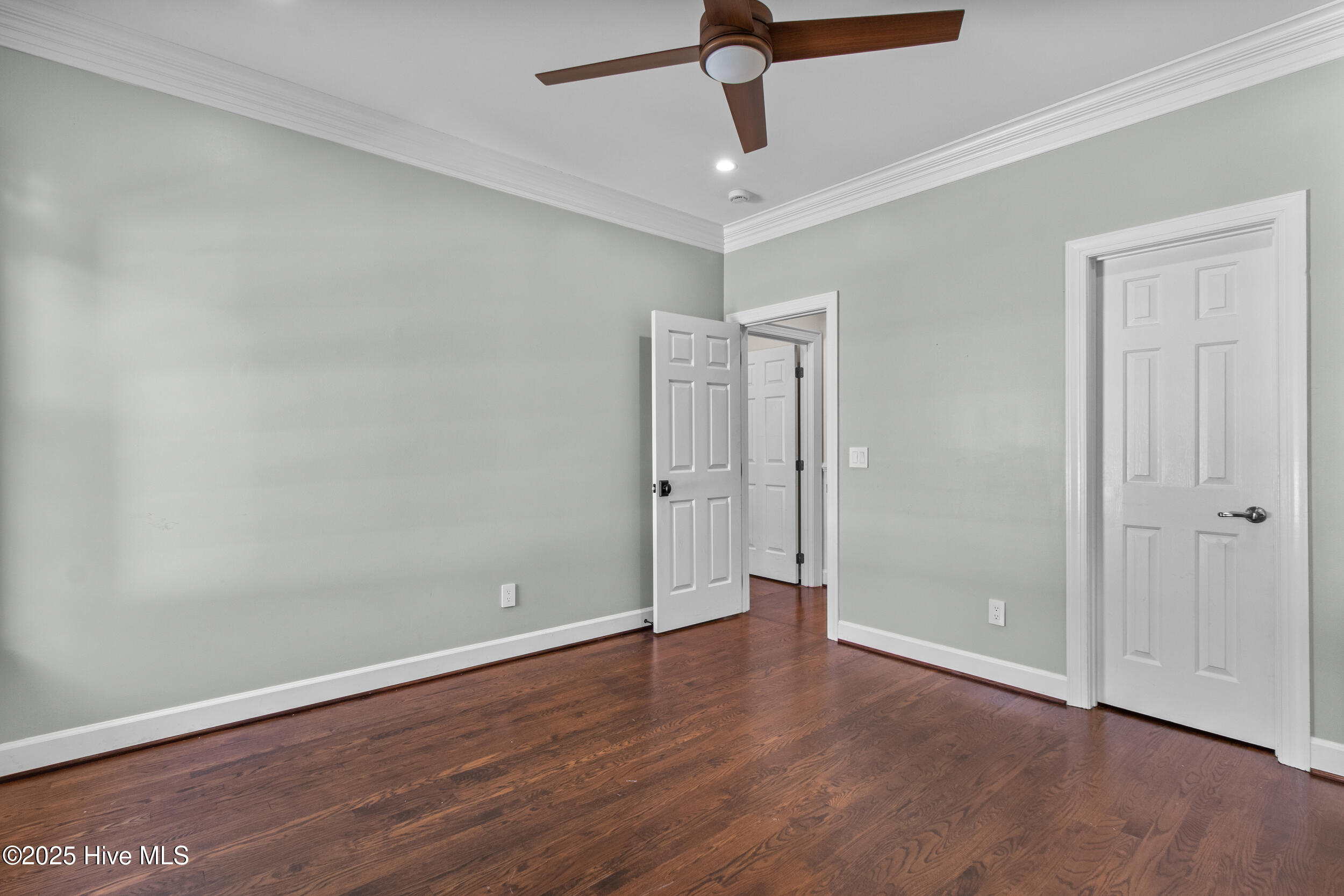 100538758 | Photo 33