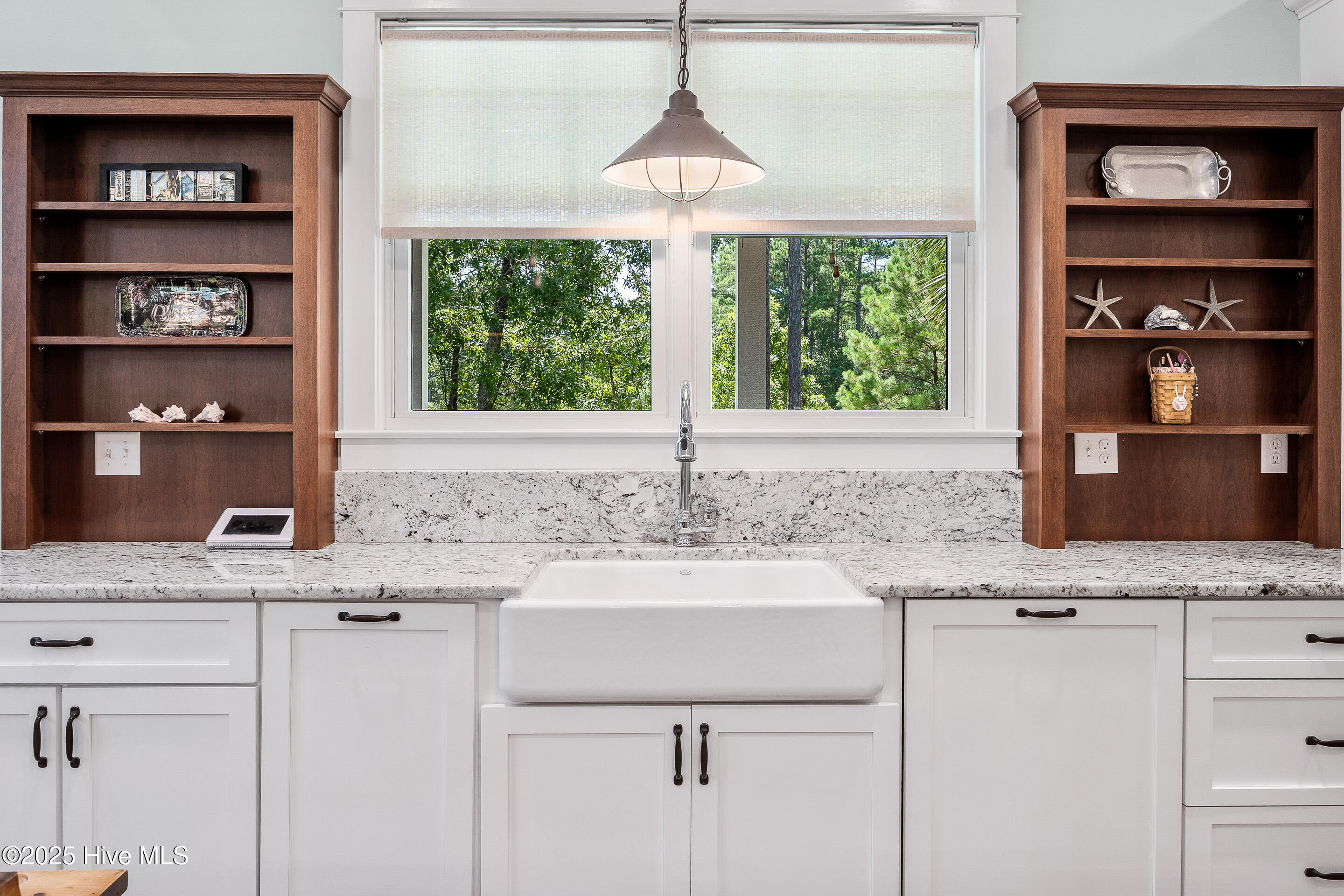 100522220 | Photo 26