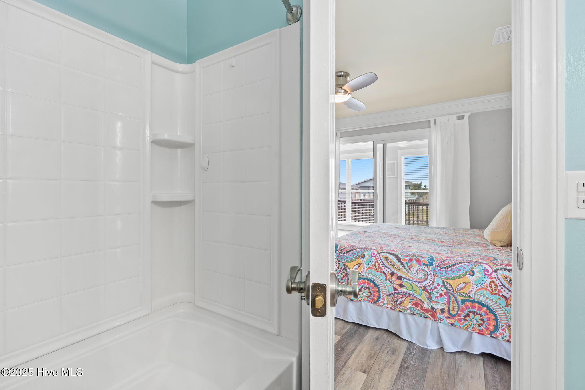 100544859 | Photo 26