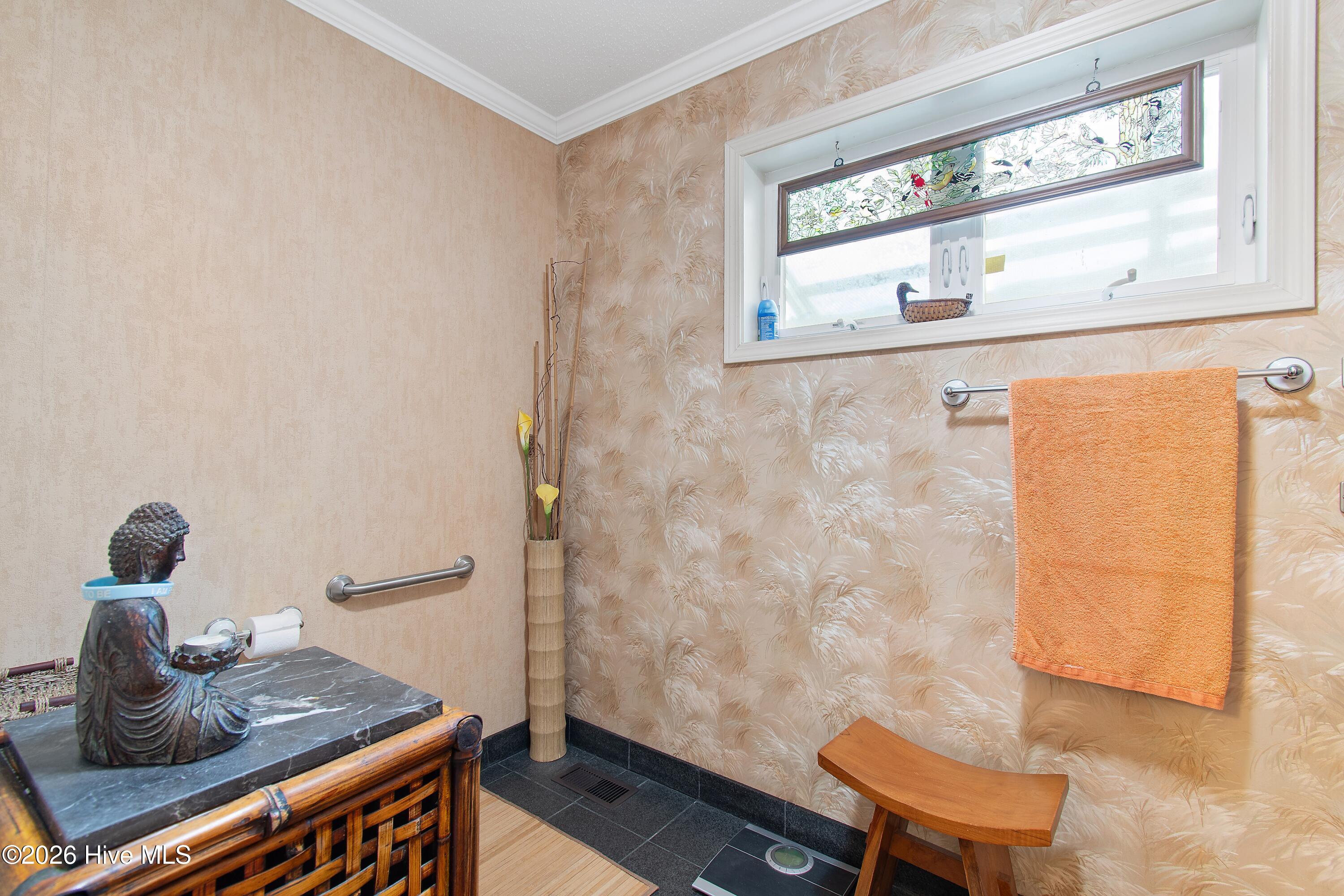 100568231 | Photo 40