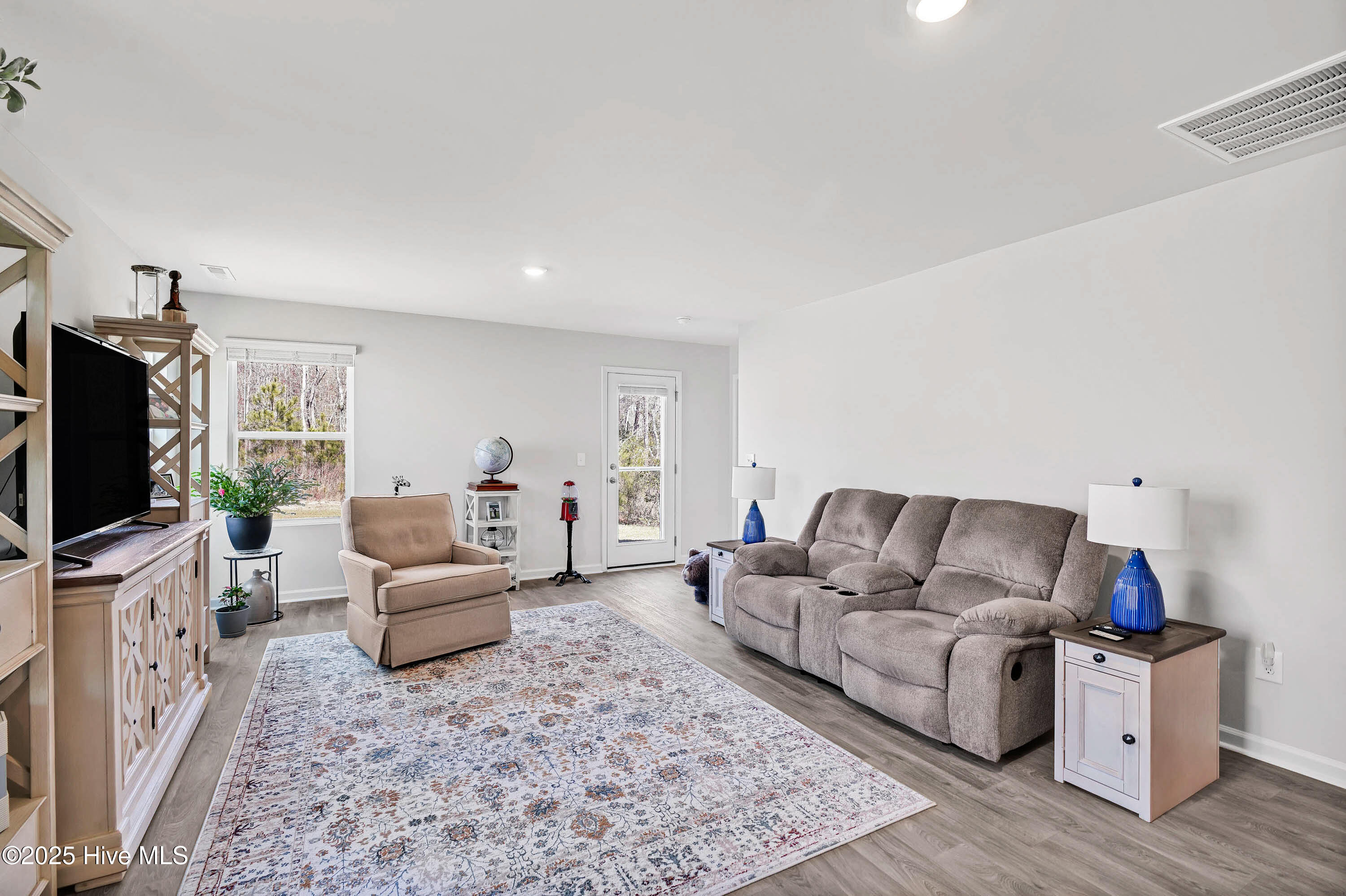 100557853 | Photo 12