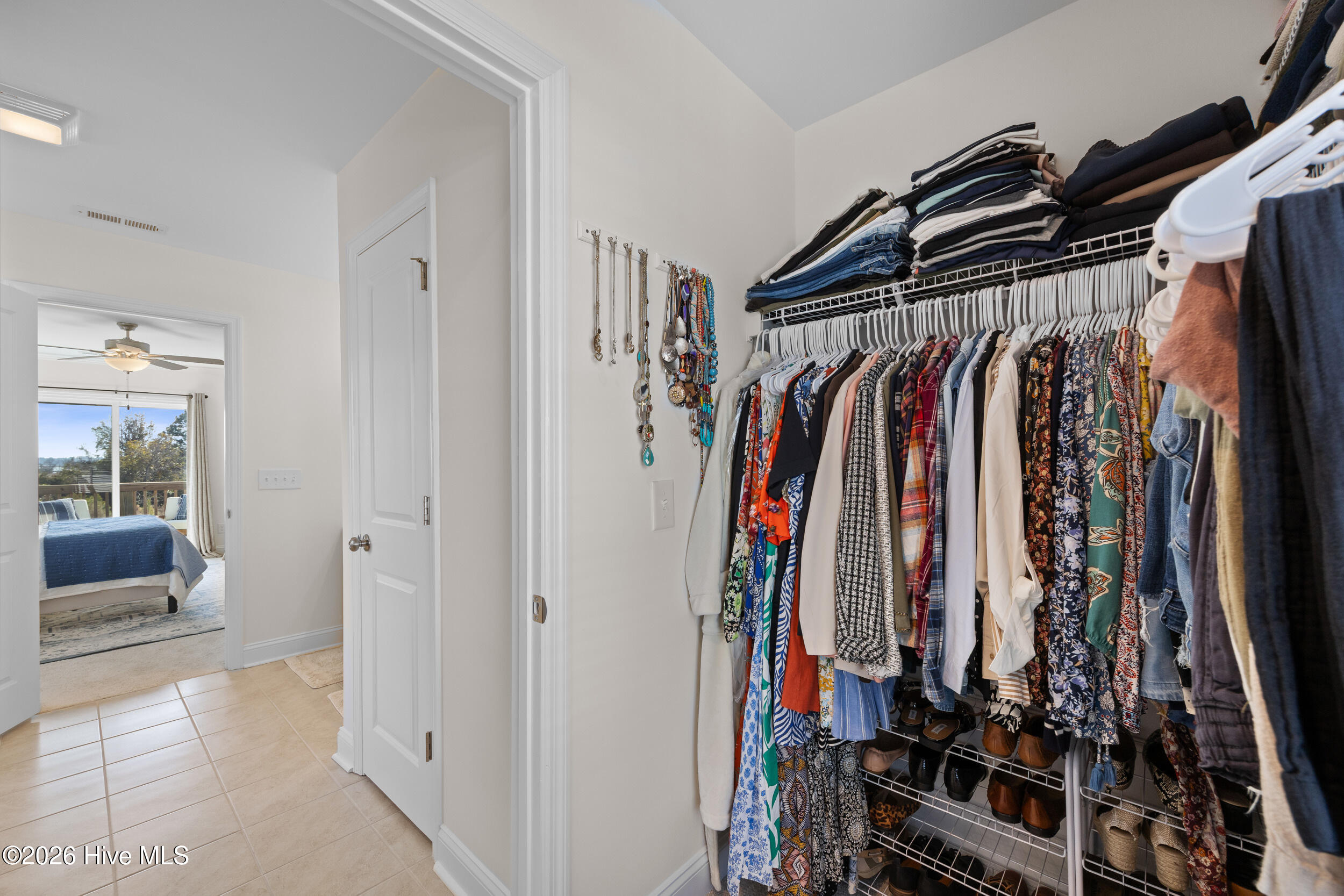 100555397 | Photo 38