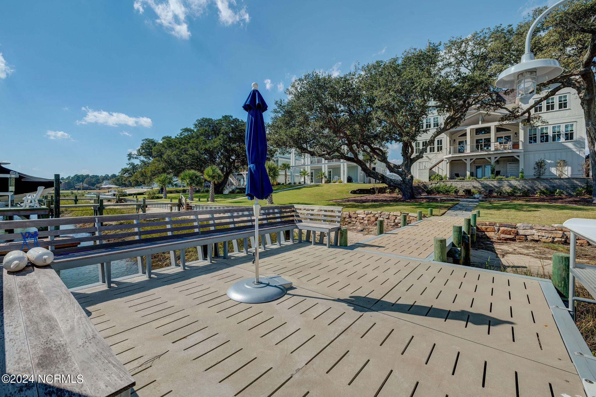 100547028 | Photo 71