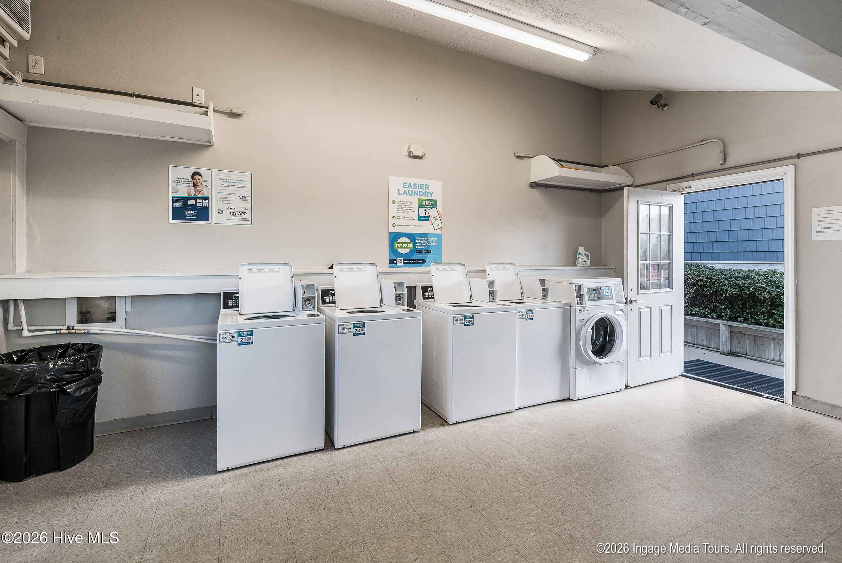 100548568 | Photo 24