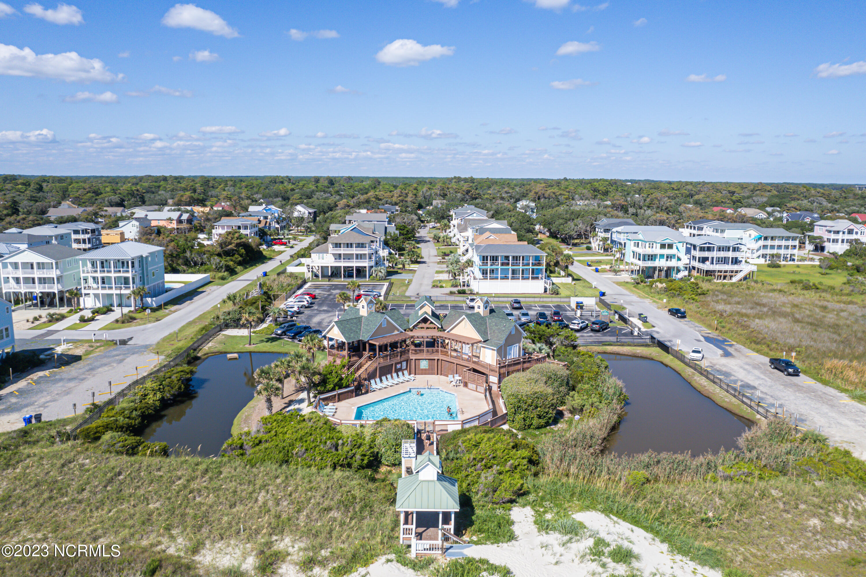 100549896 | Photo 15