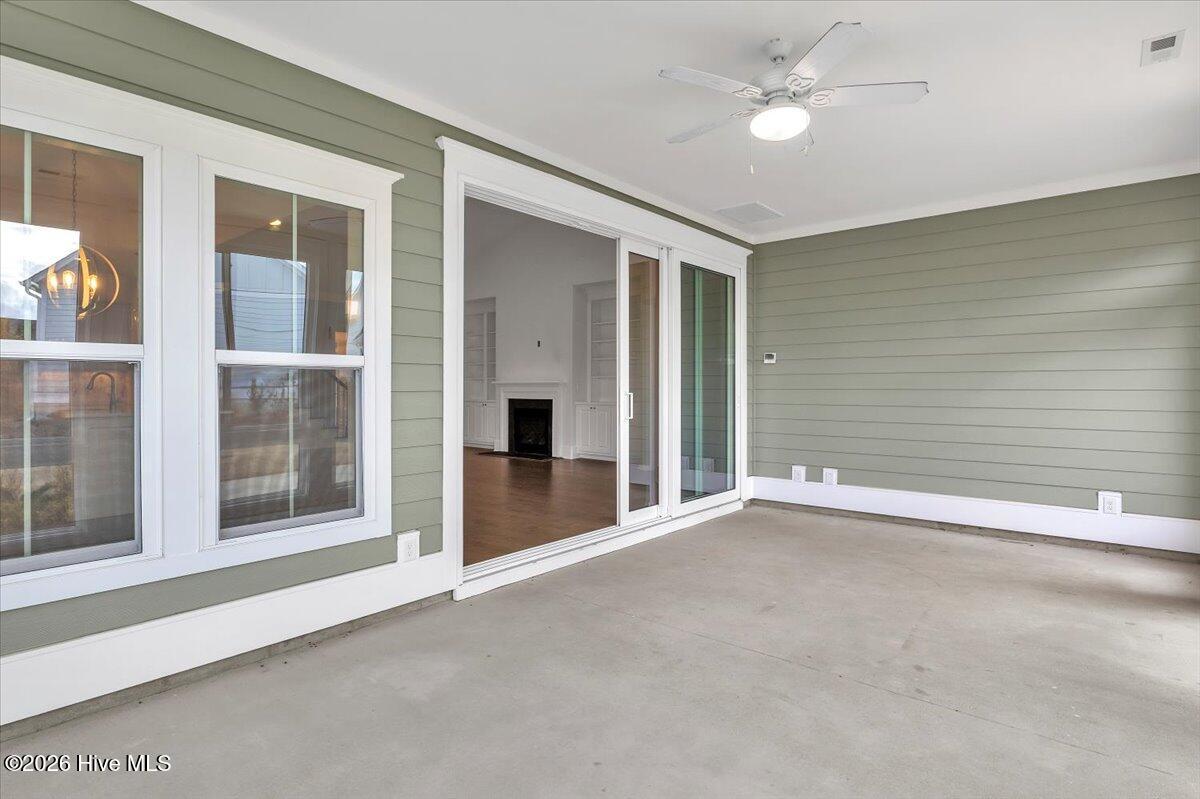 100548797 | Photo 68