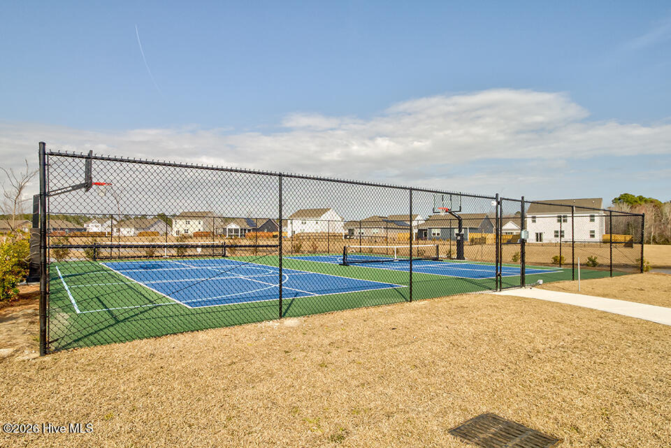 100557891 | Photo 32