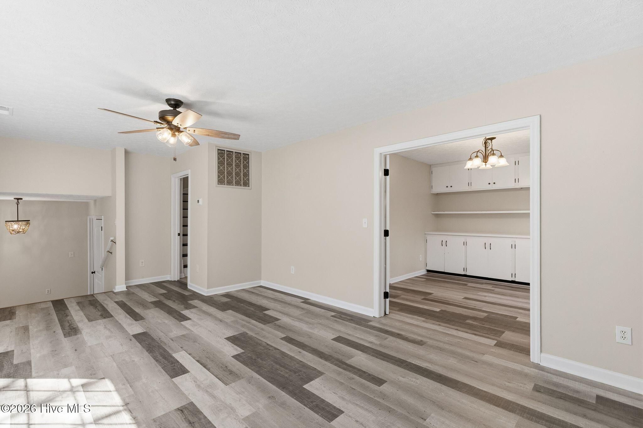 100554538 | Photo 14