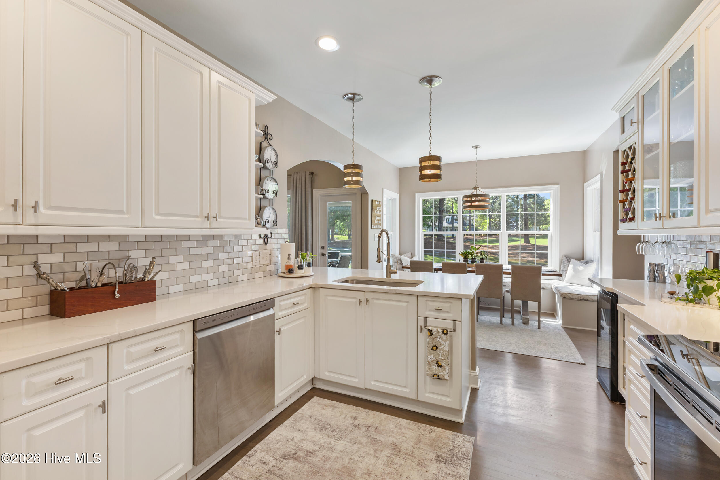 100569489 | Photo 20