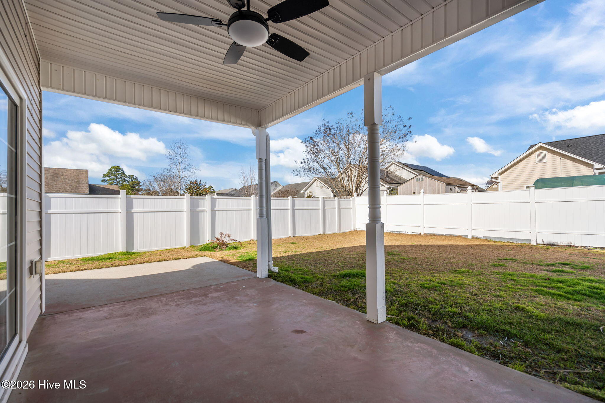 100549107 | Photo 42