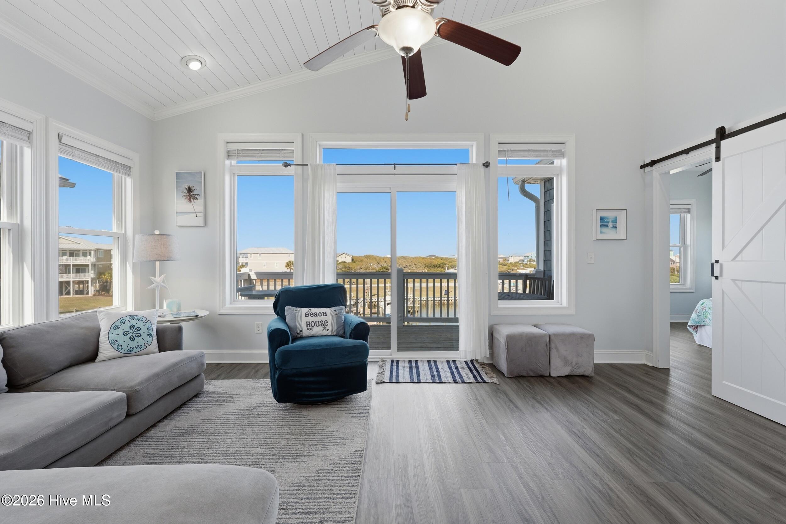 100565871 | Photo 39