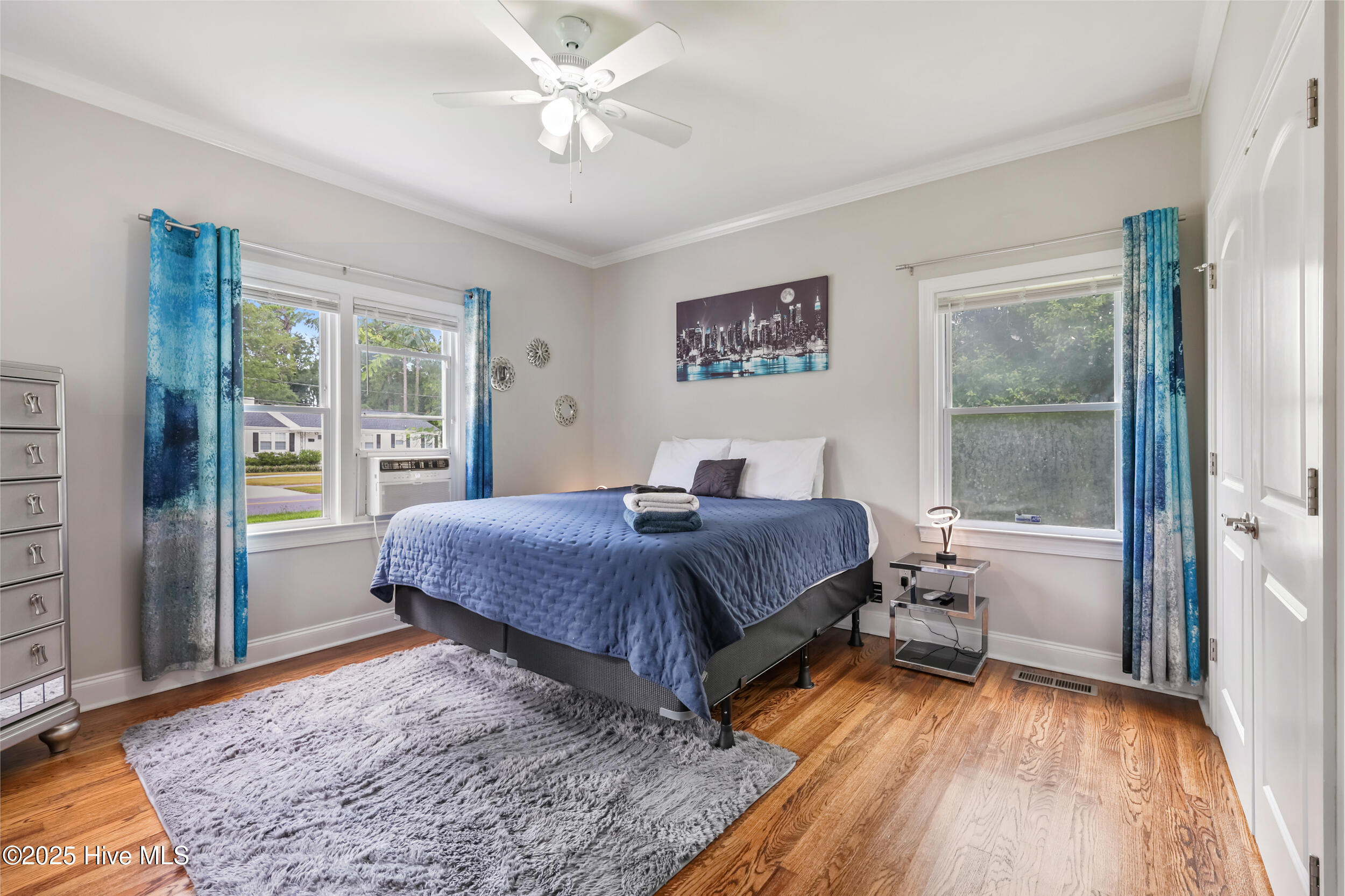 100526927 | Photo 19