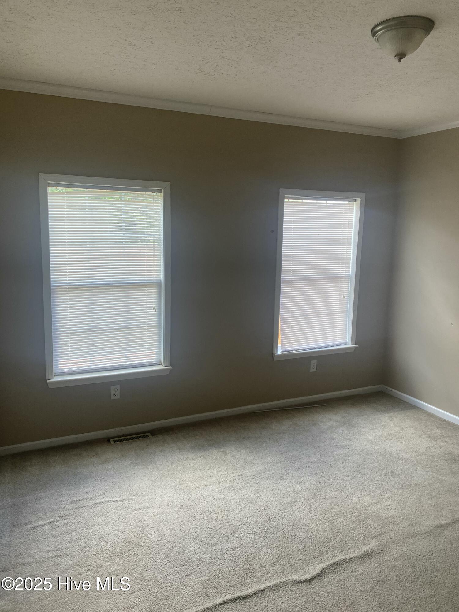 152 Meadowlark Lane,Newport