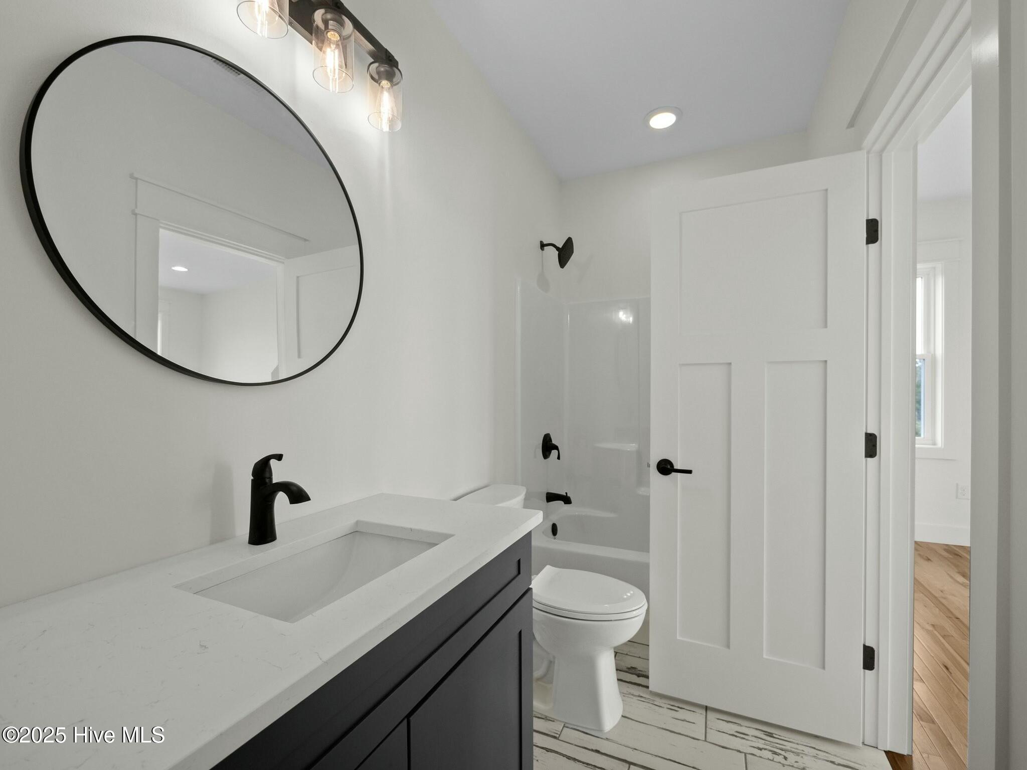 100535594 | Photo 33