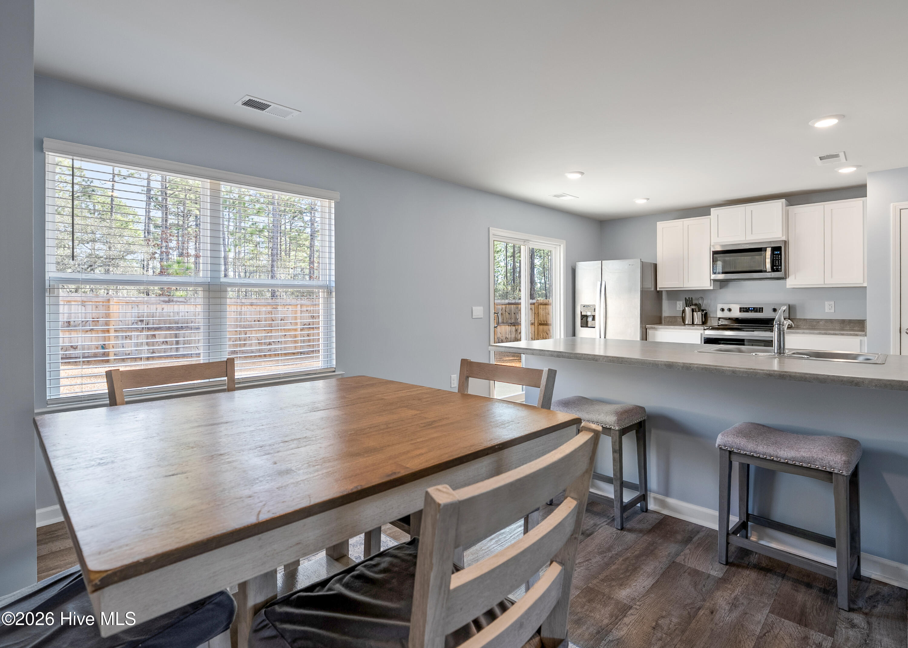 100550400 | Photo 11