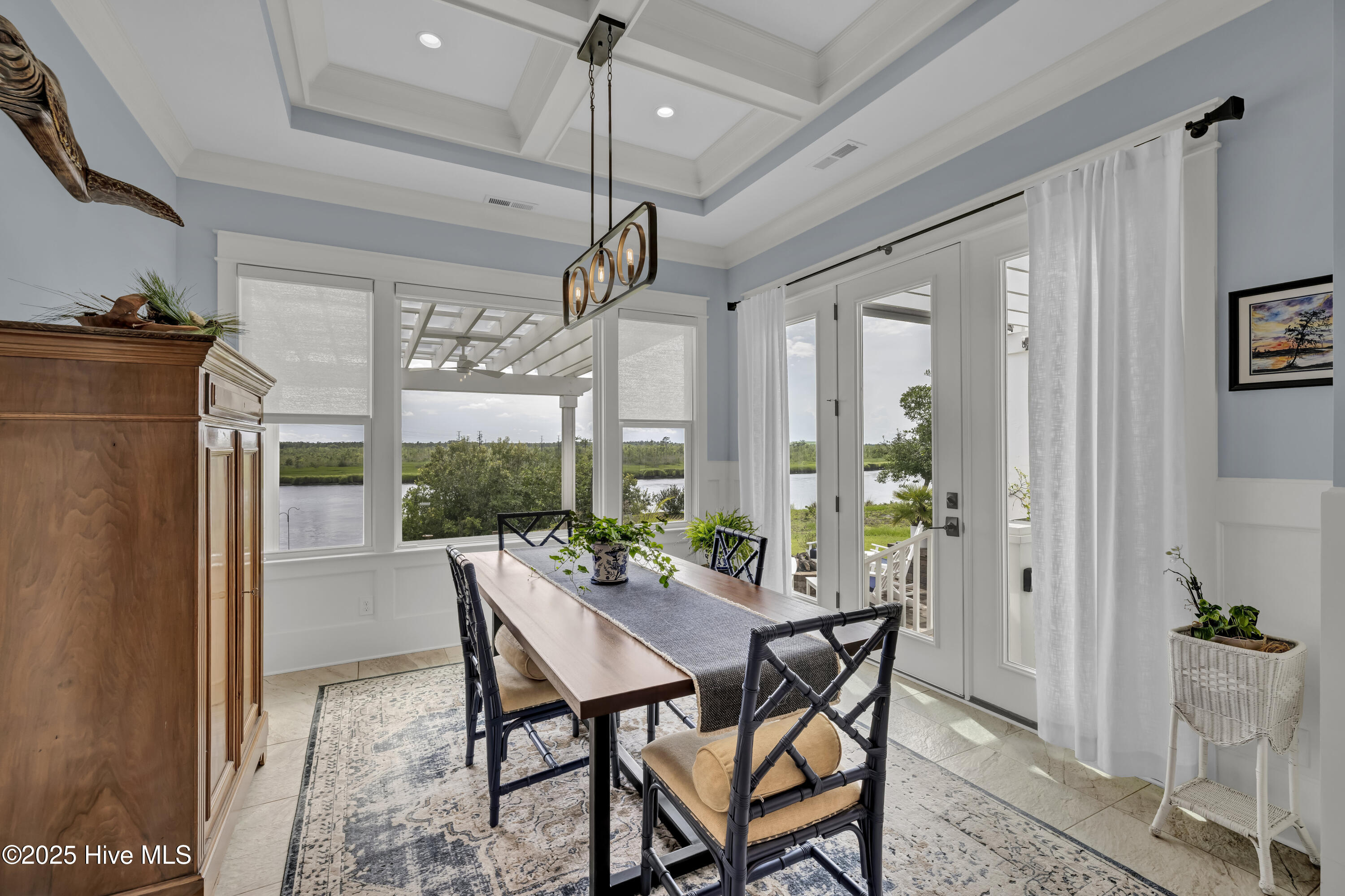 100537011 | Photo 20