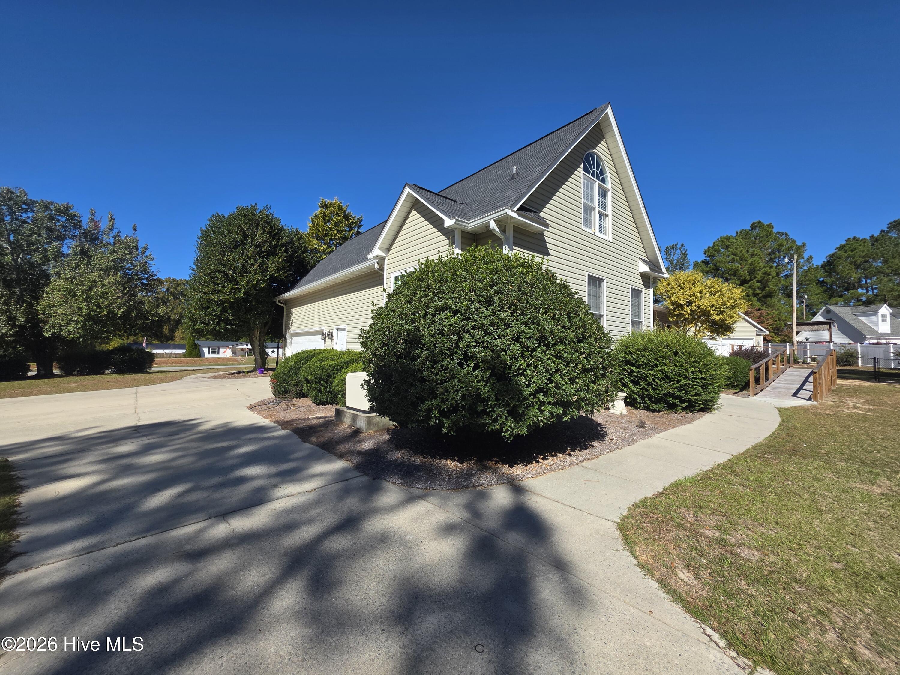 Photo 4 of Single family home for sale at 460 Fox Run Ln, Autryville, NC 28318 | MLS# 100613152 | Listing updated on 2026-10-29