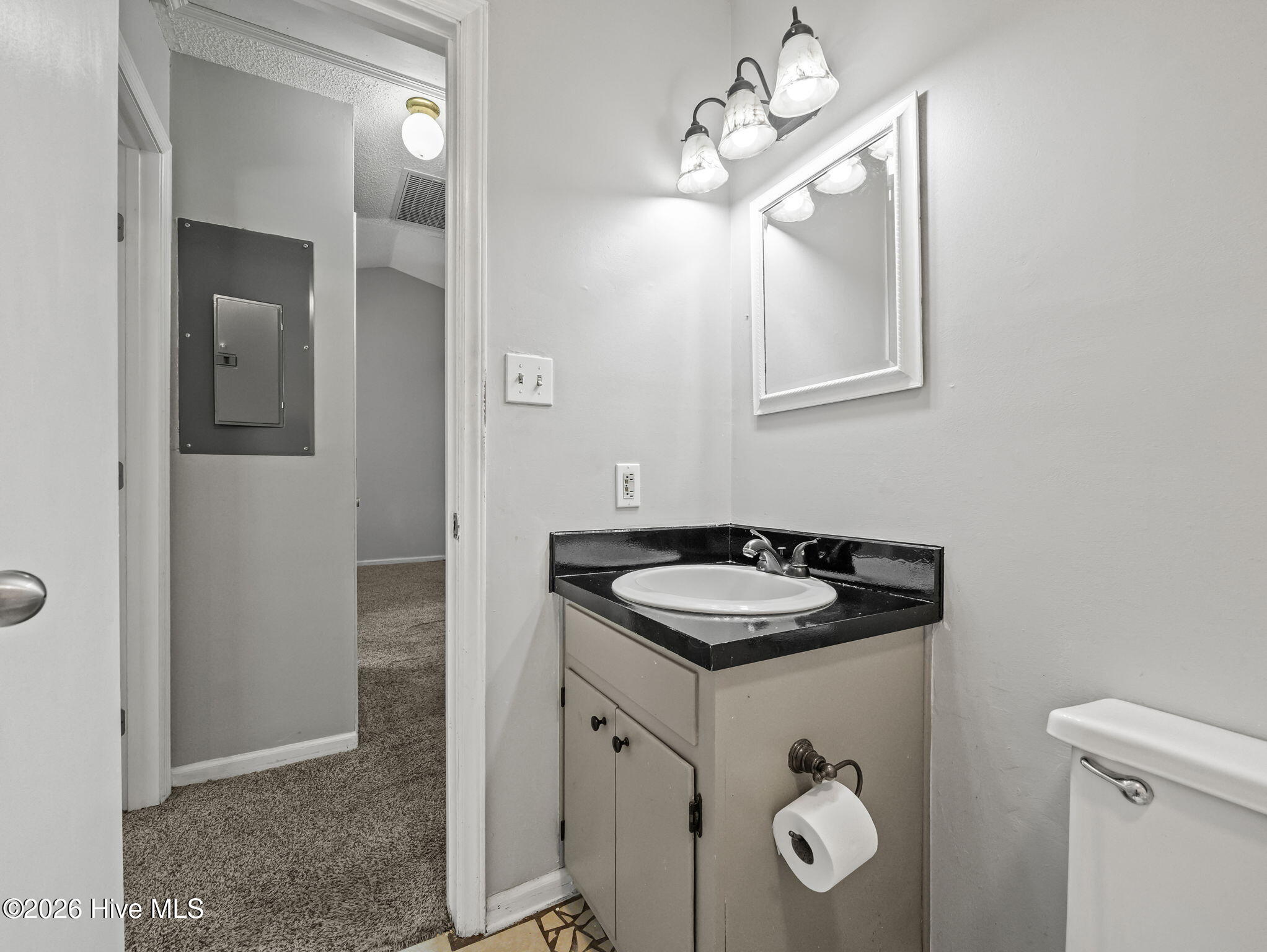 25-web-or-mls-122 Corey Cir 55