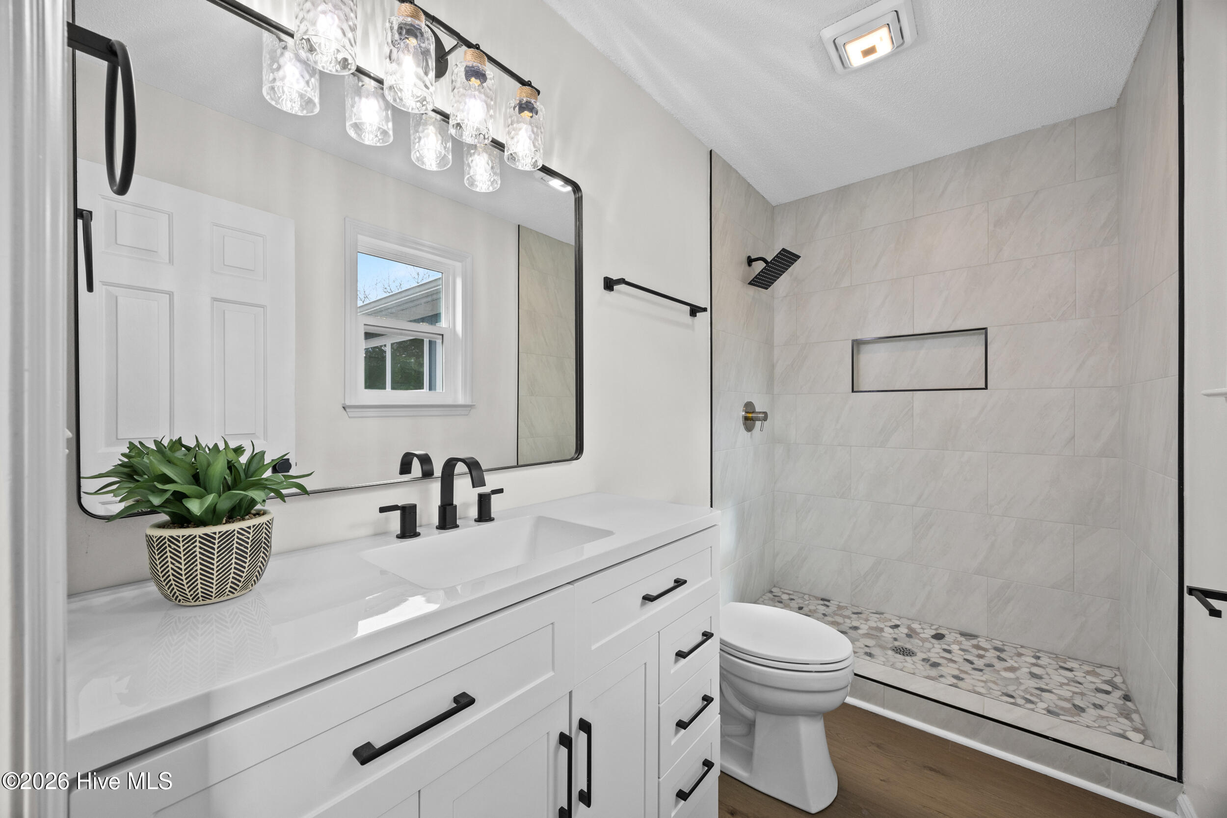 100559146 | Photo 39