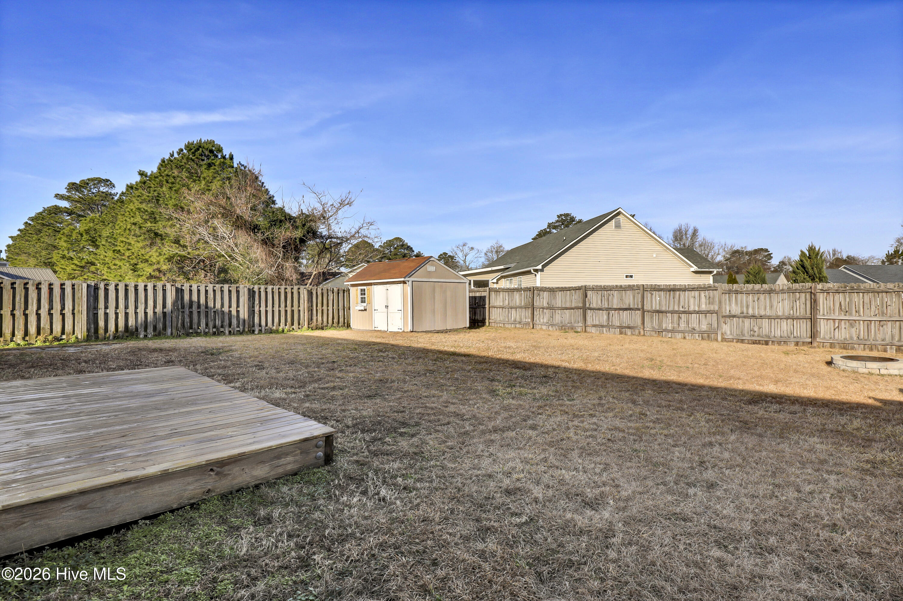 100548013 | Photo 23