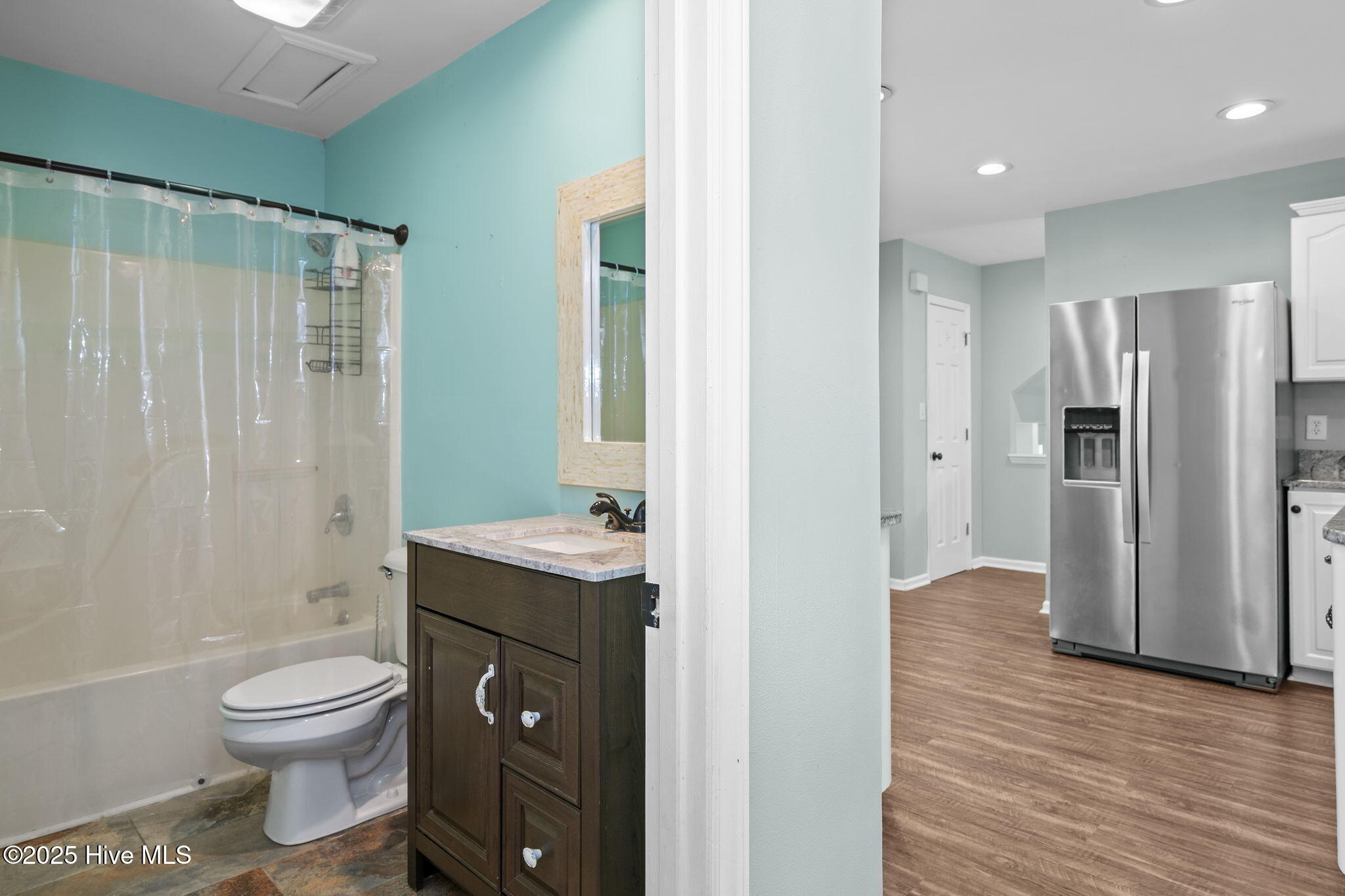 100542454 | Photo 28