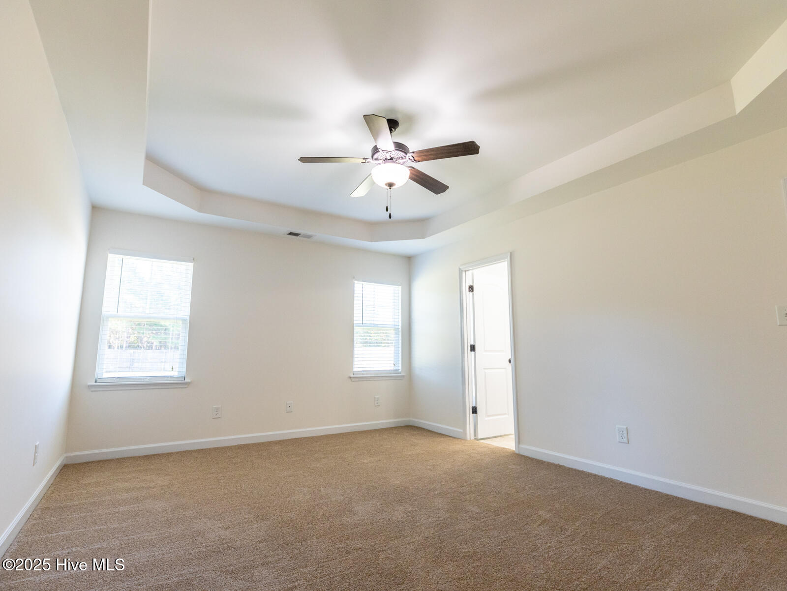 100539425 | Photo 16