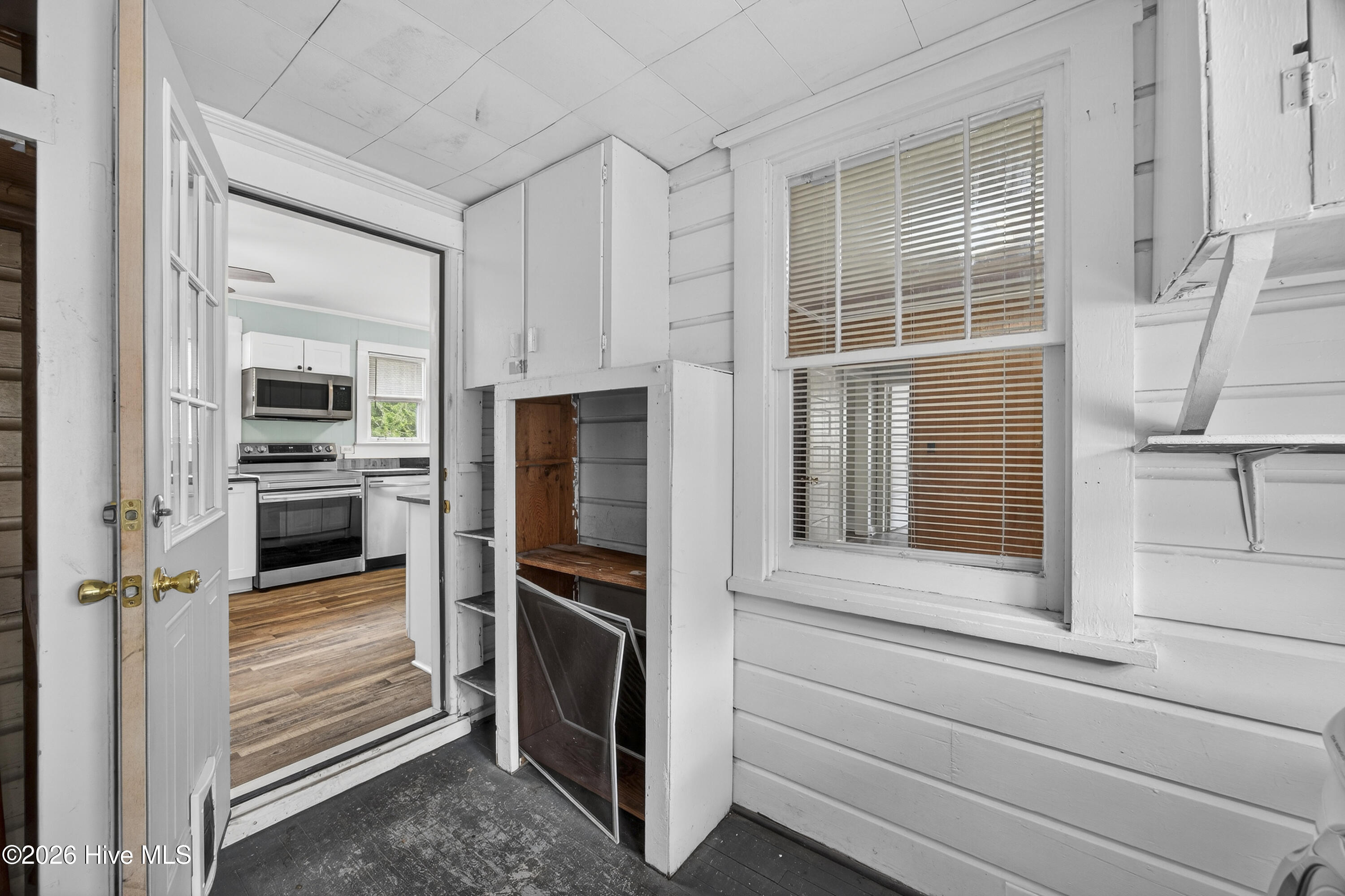 100564526 | Photo 35