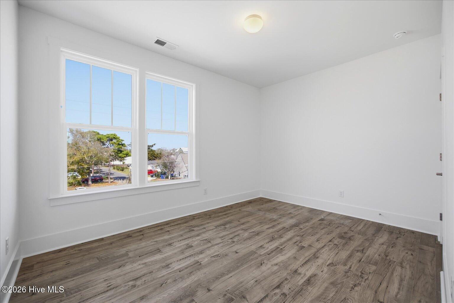 100544429 | Photo 18