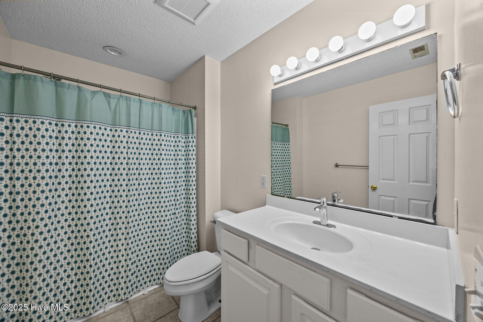 100543973 | Photo 25