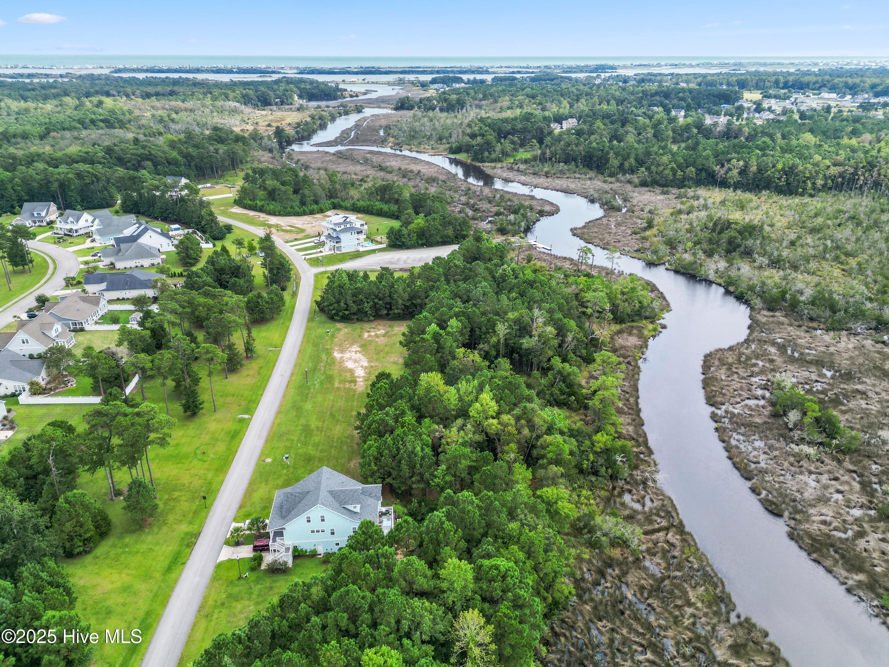 100563889 | Photo 11