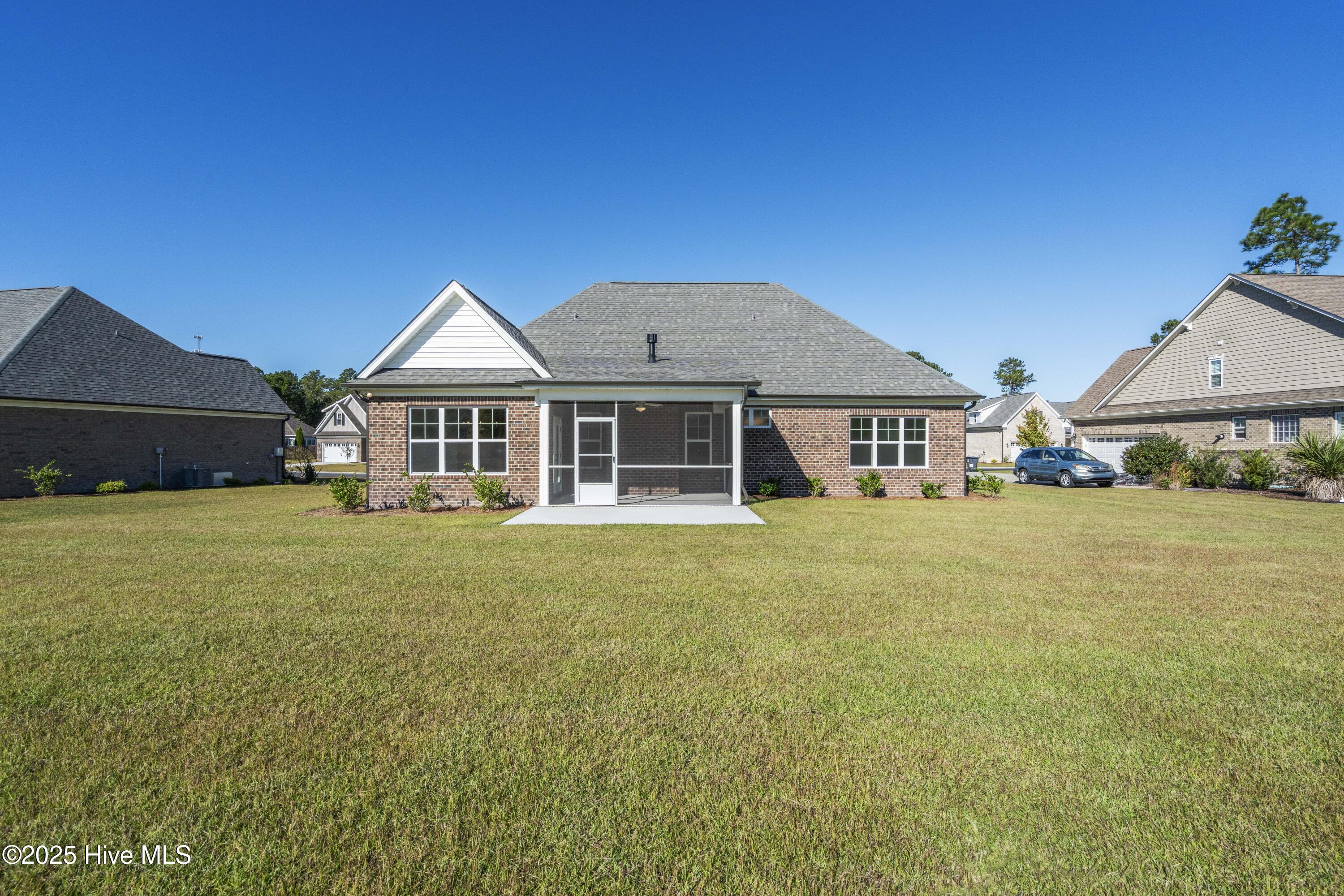 100517740 | Photo 43