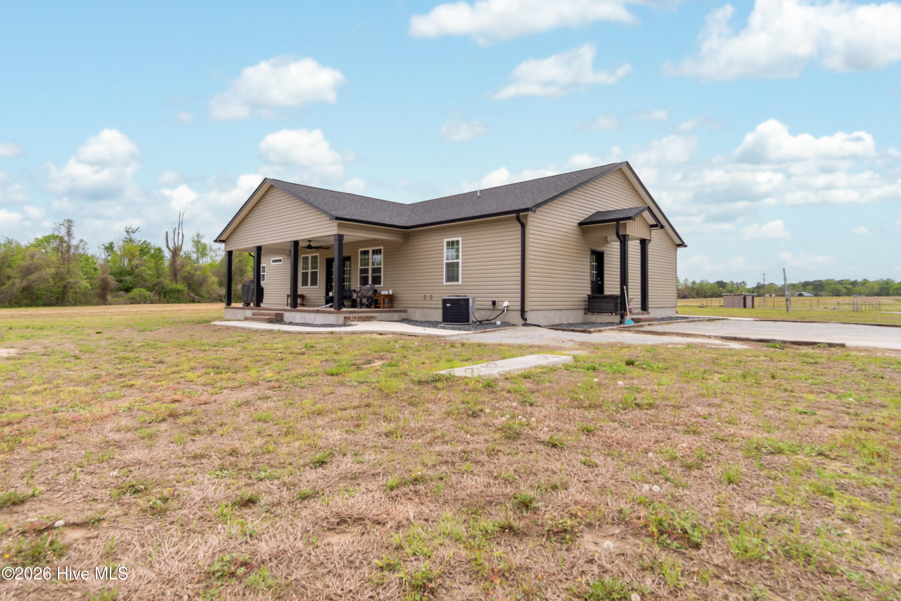 1560 White Oak River Road,Maysville